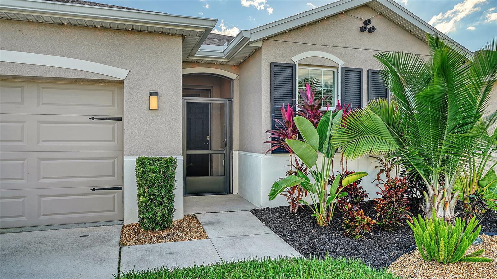 3929 MOSSY LIMB CT