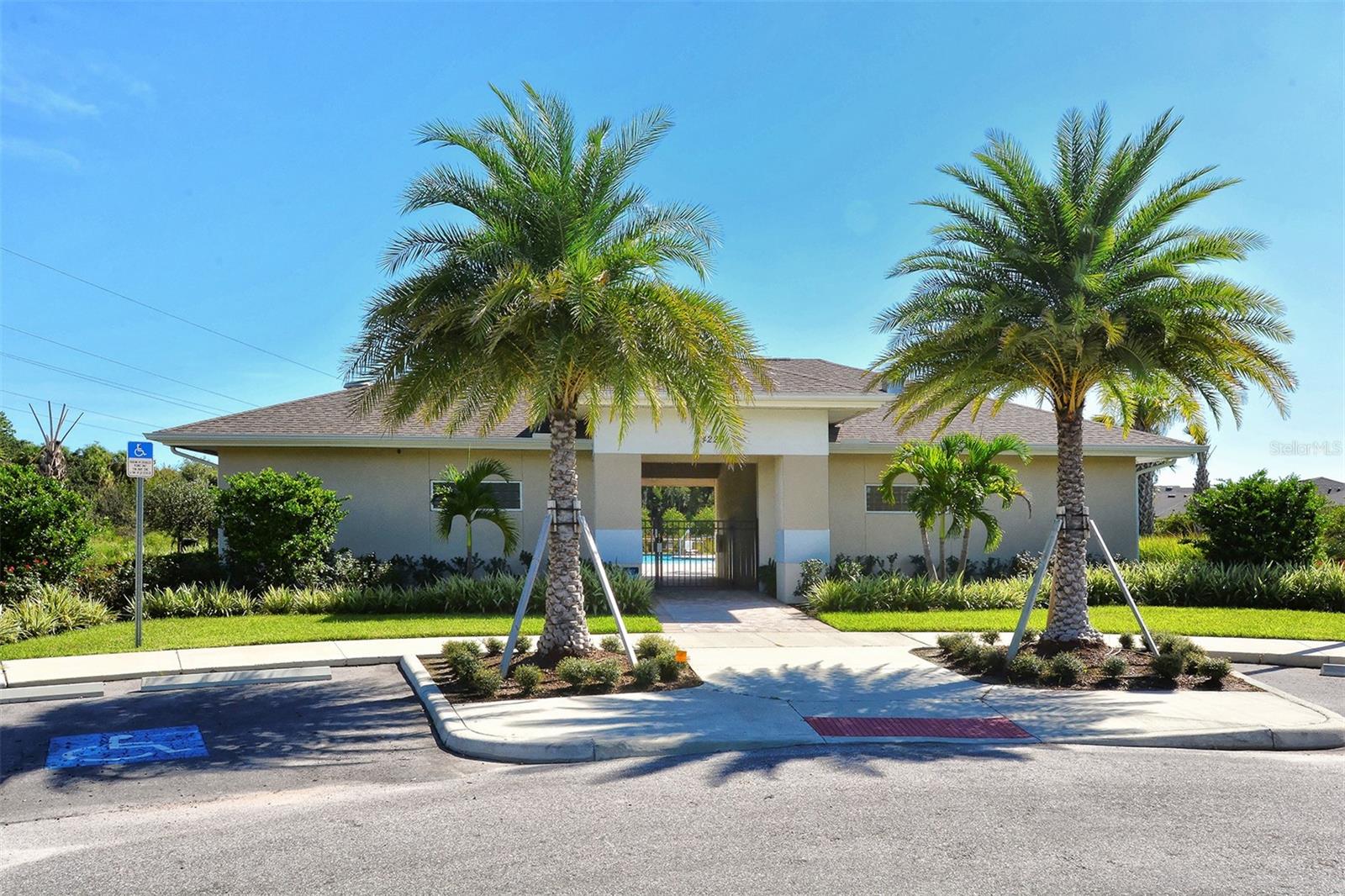 3929 MOSSY LIMB CT