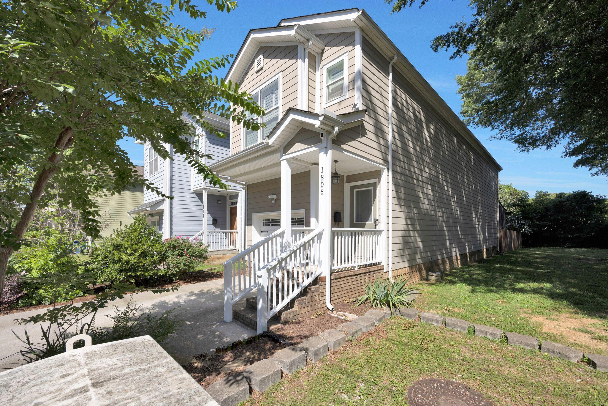 1806 Long St