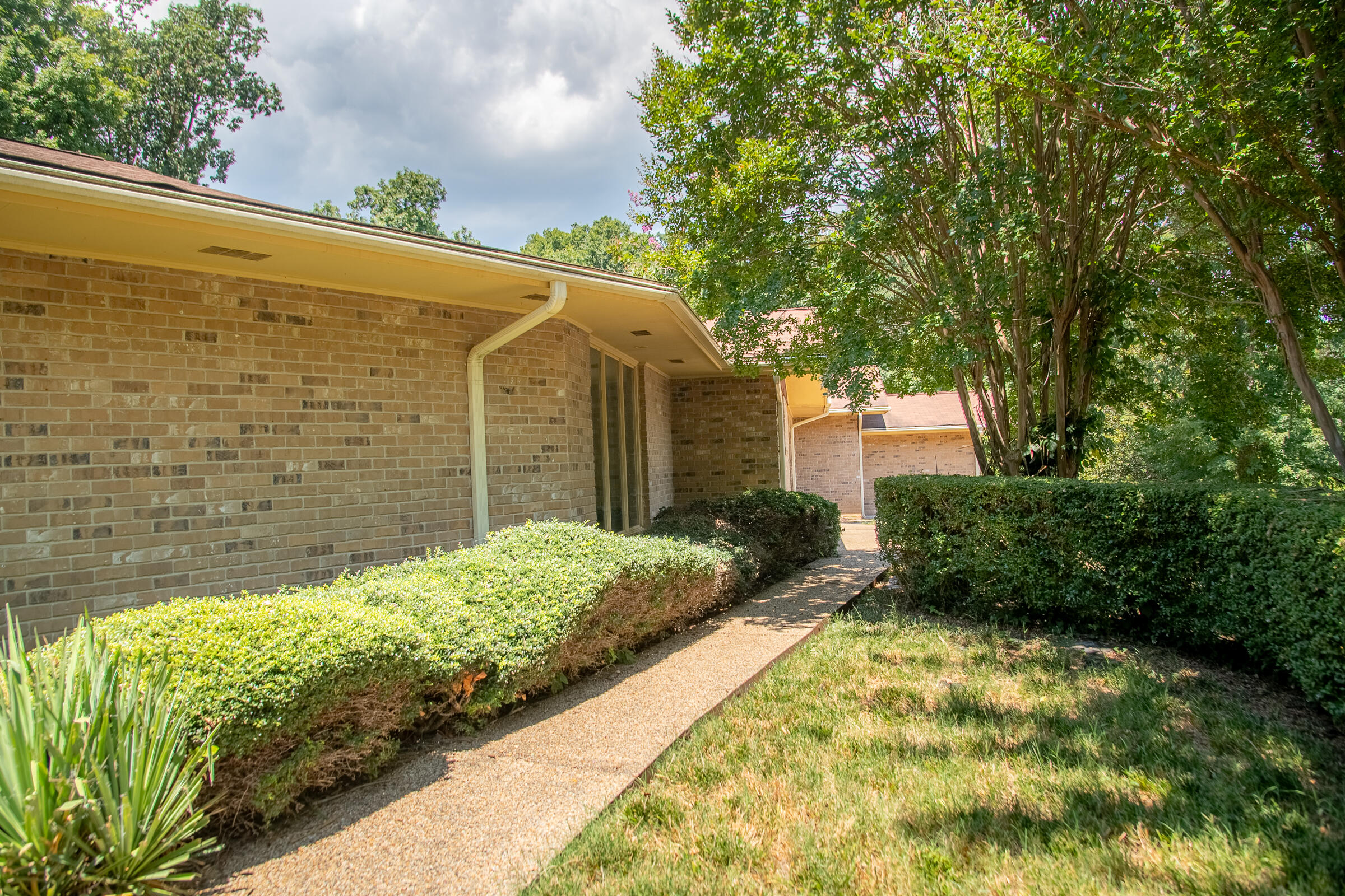5810 Northshore Cir, 24