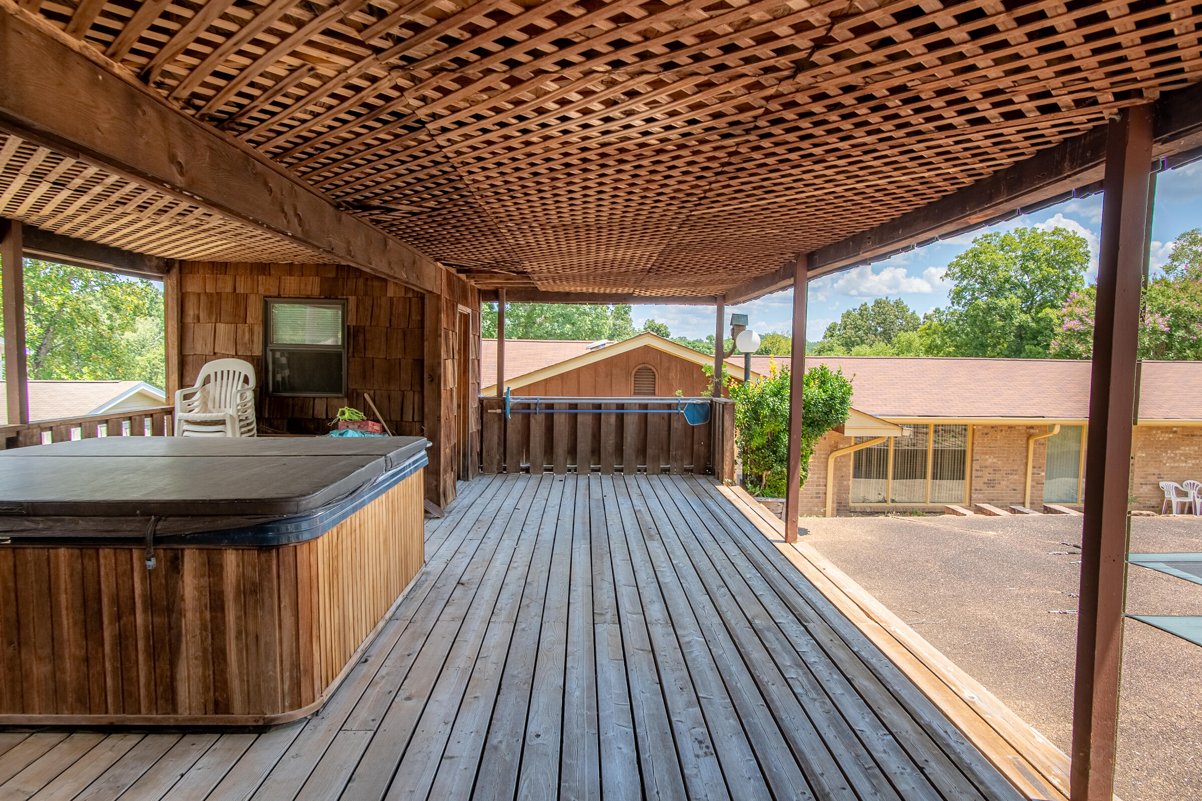 5810 Northshore Cir, 24
