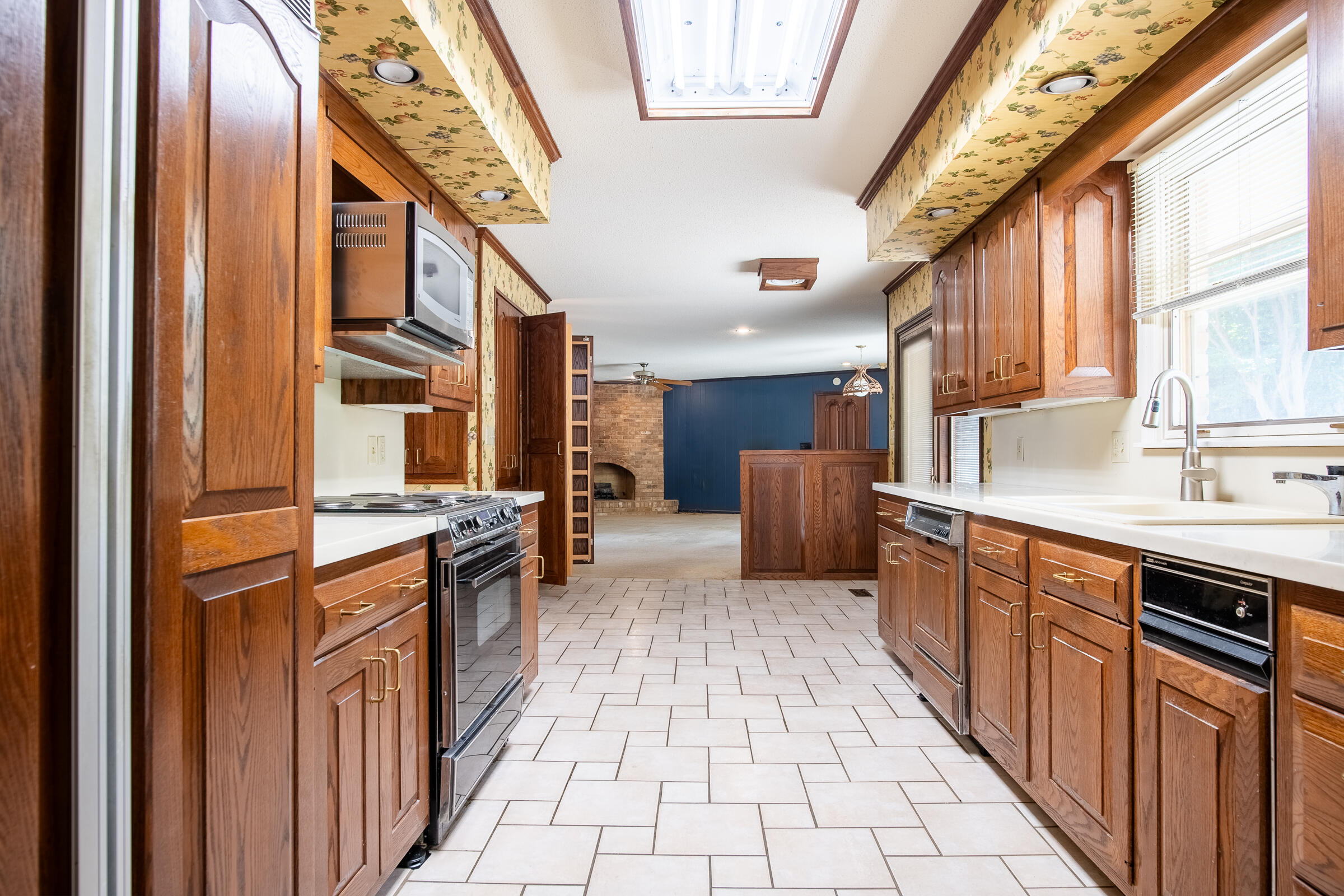 5810 Northshore Cir, 24