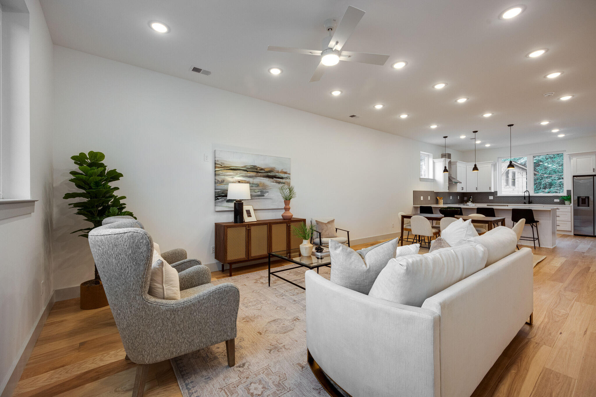 724 W Bell Avenue, # 110