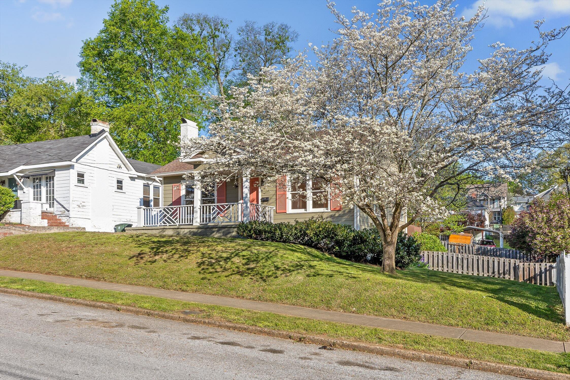 517 Young Avenue