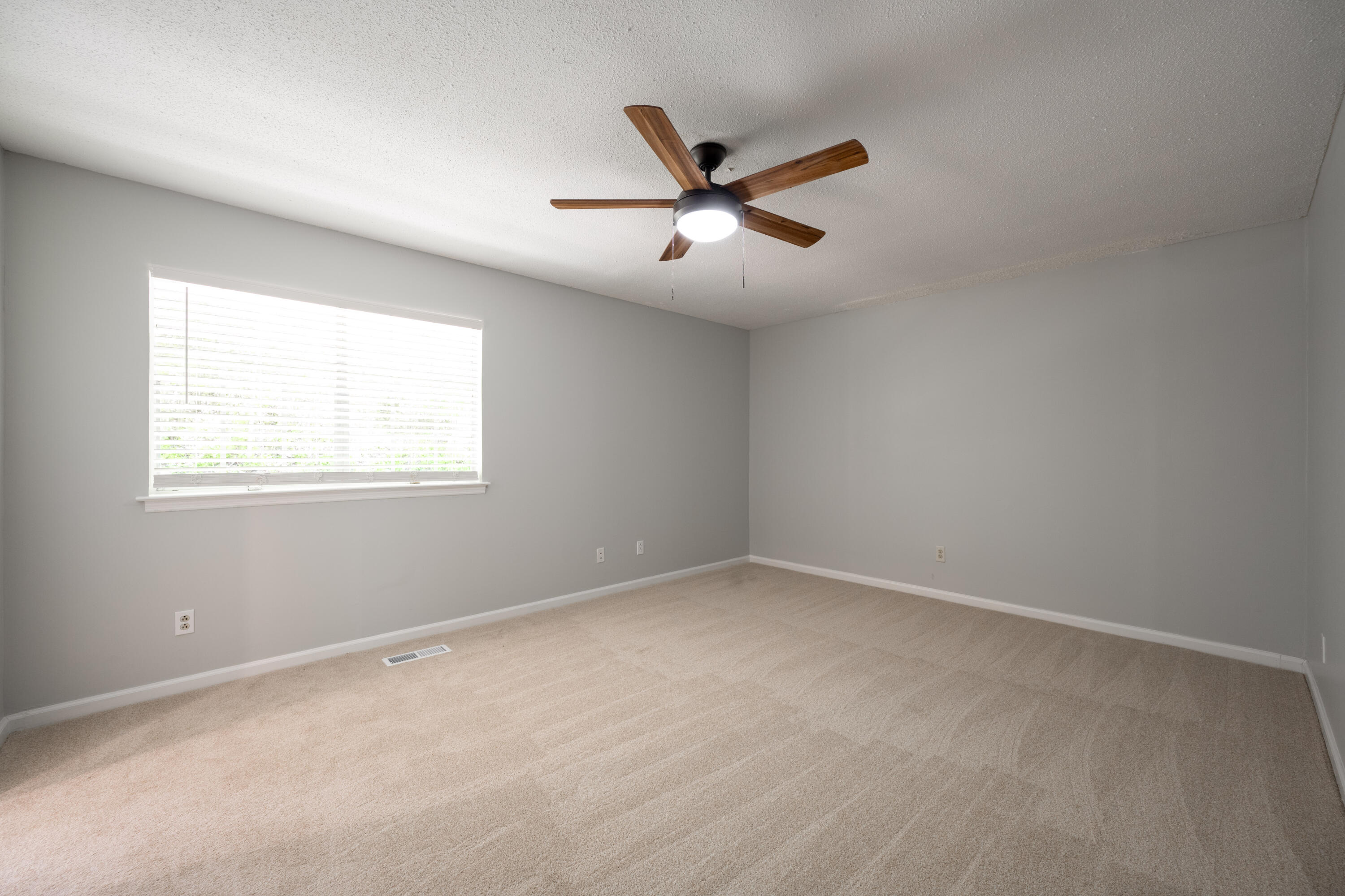 4802 Woodland Circle