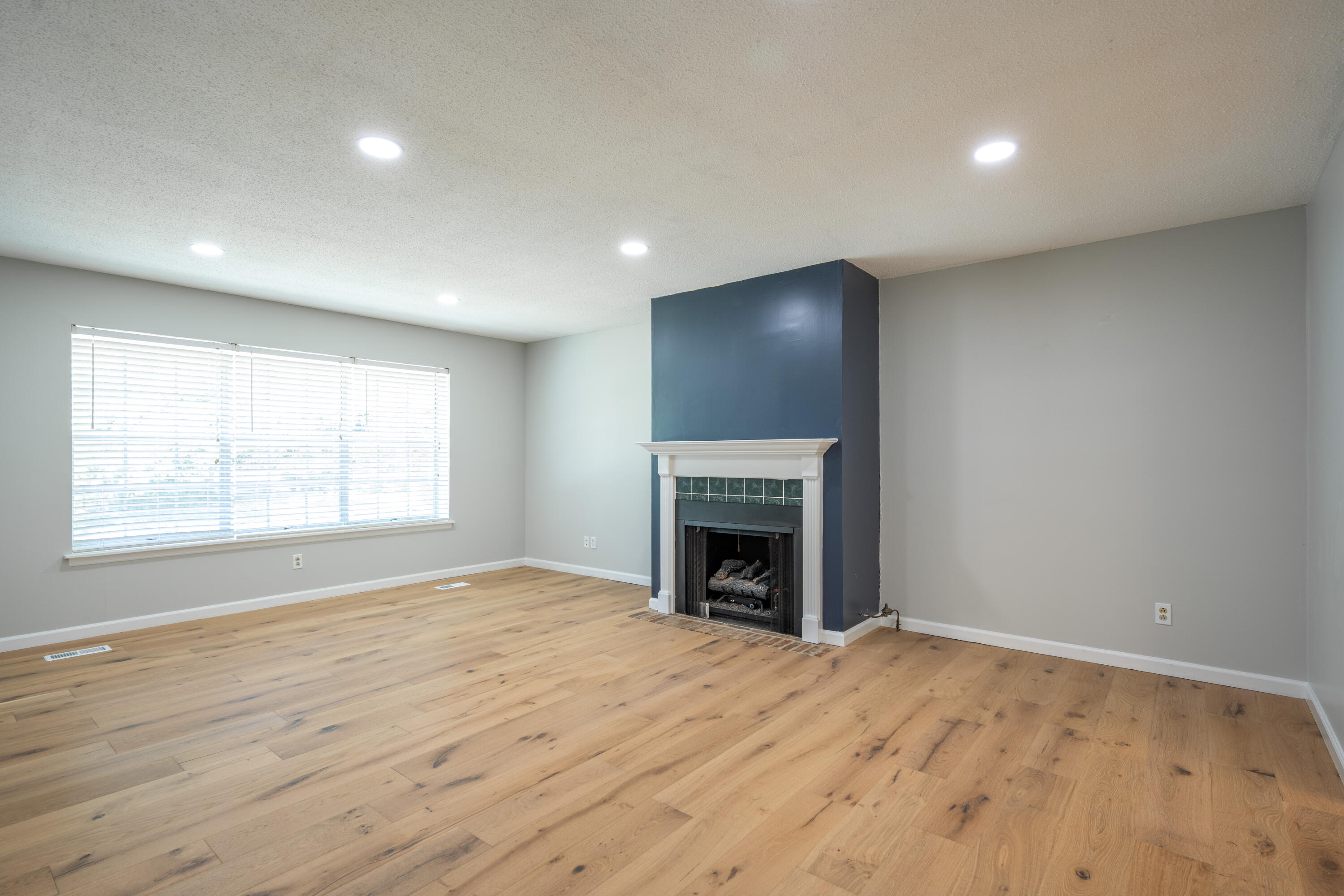 4802 Woodland Circle