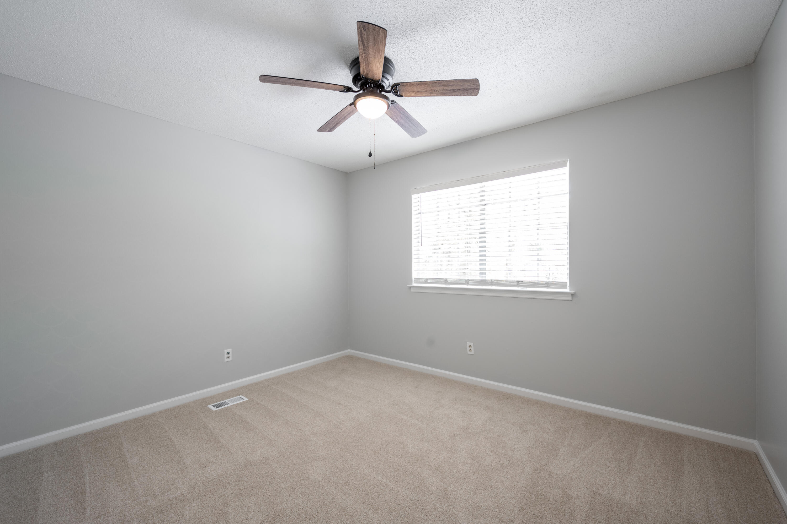 4802 Woodland Circle