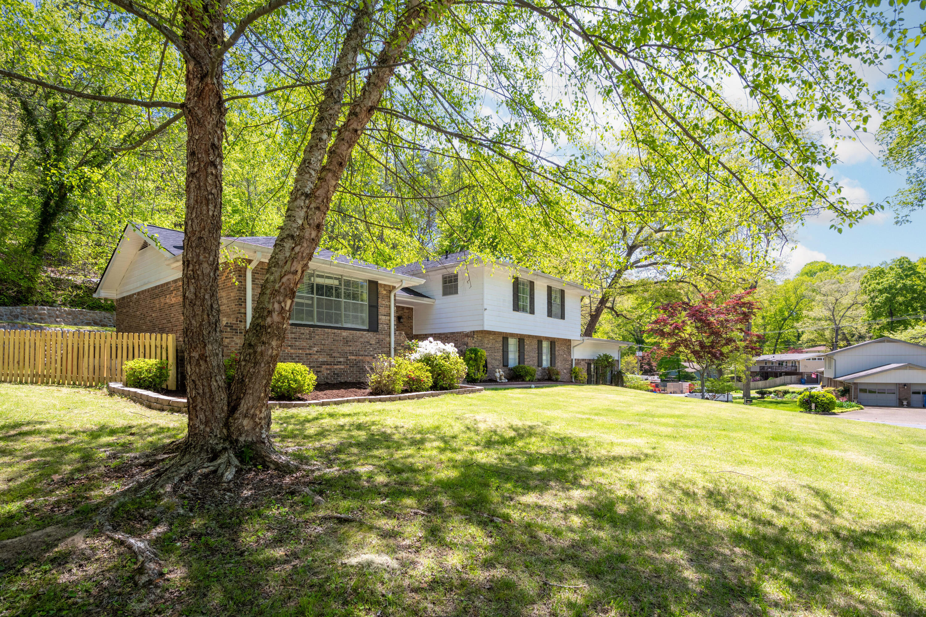 4802 Woodland Circle