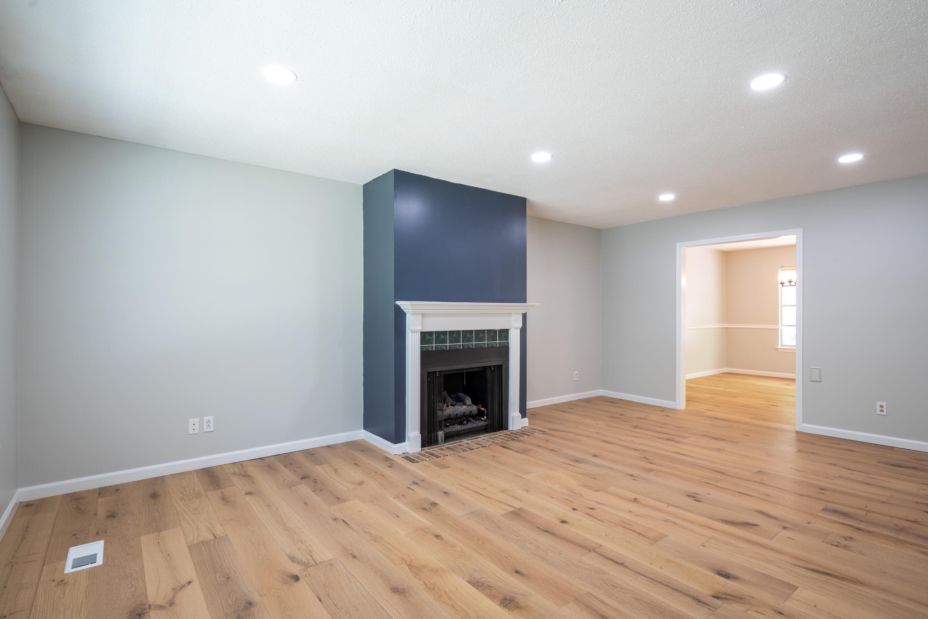 4802 Woodland Circle