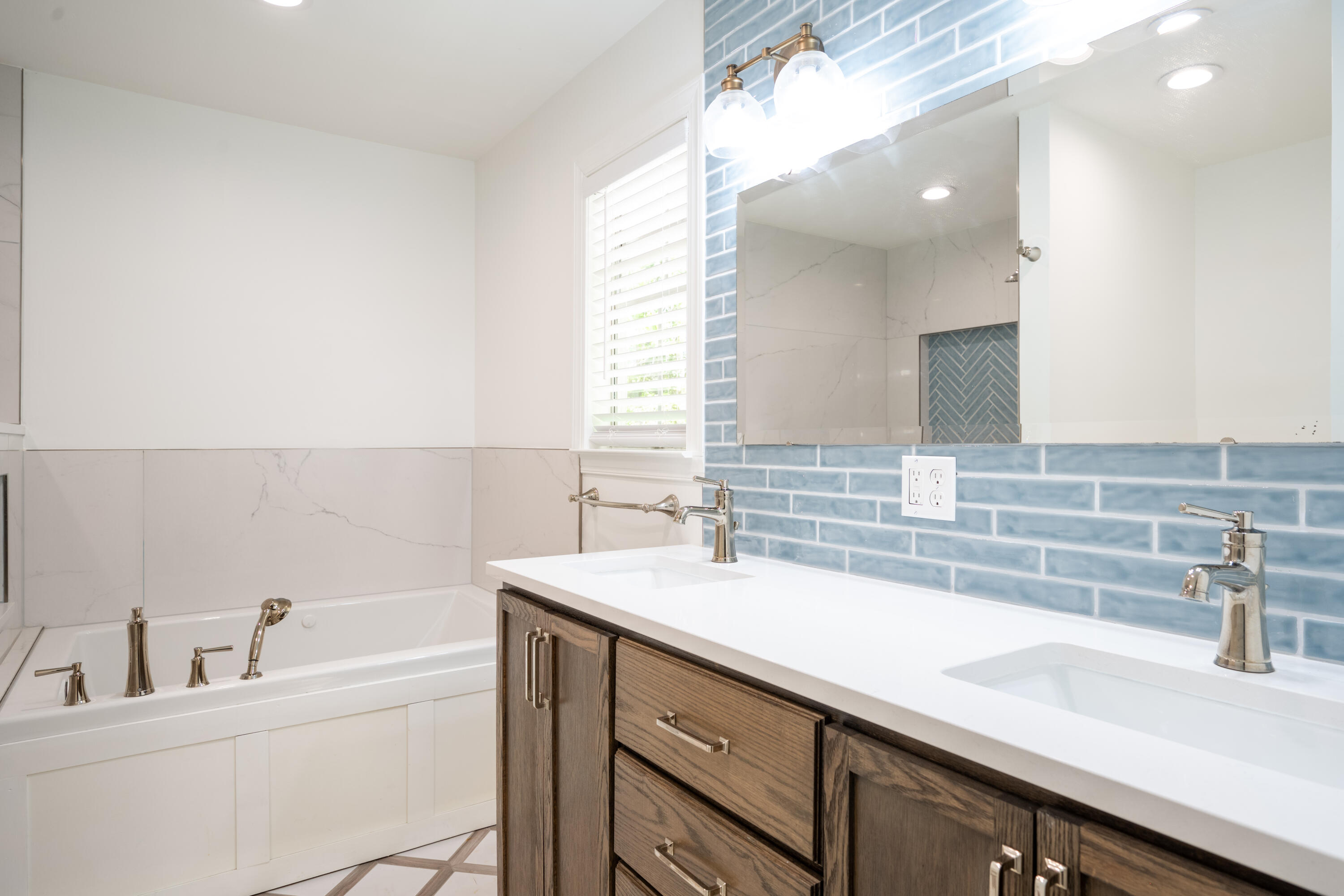 4802 Woodland Circle