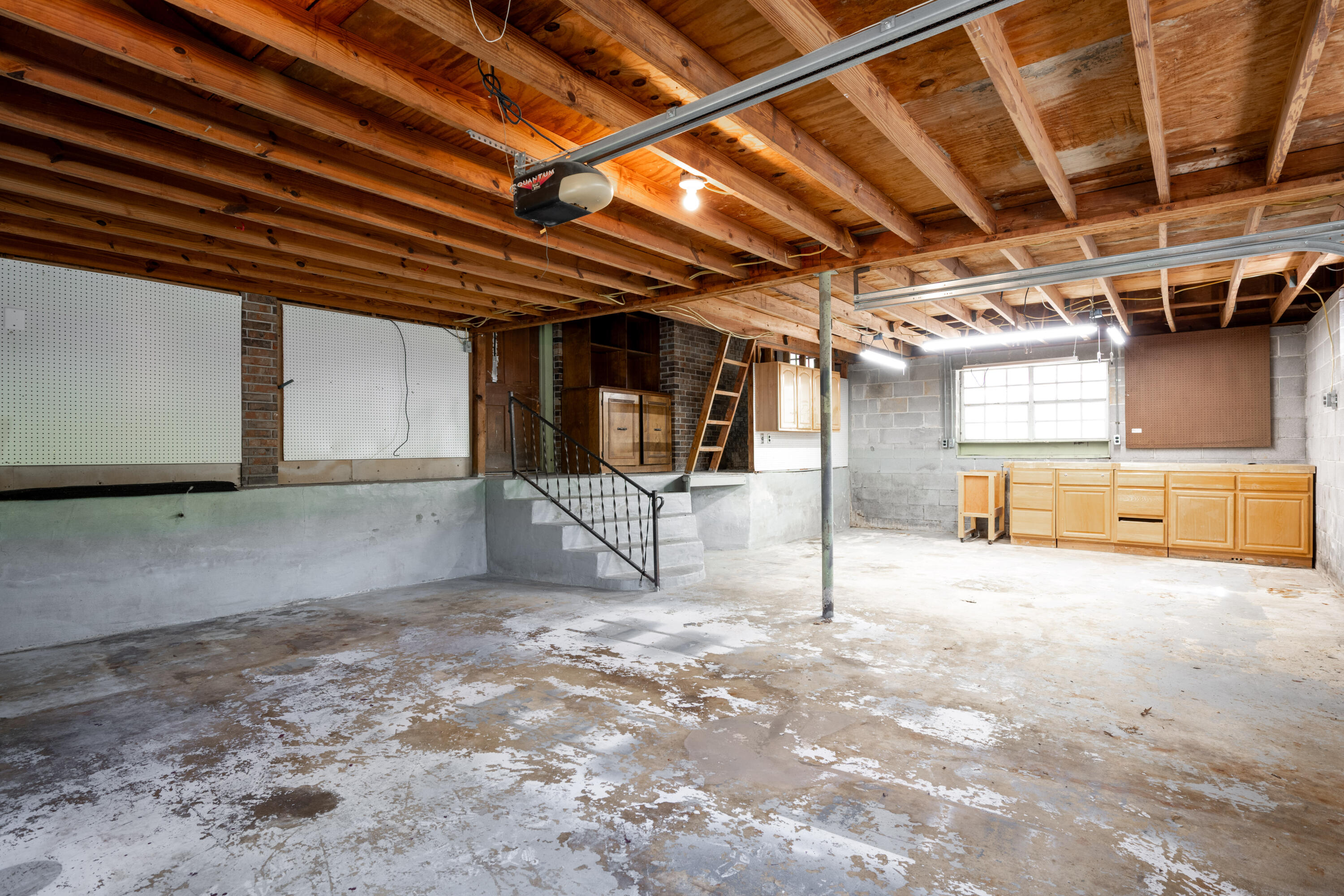 4802 Woodland Circle