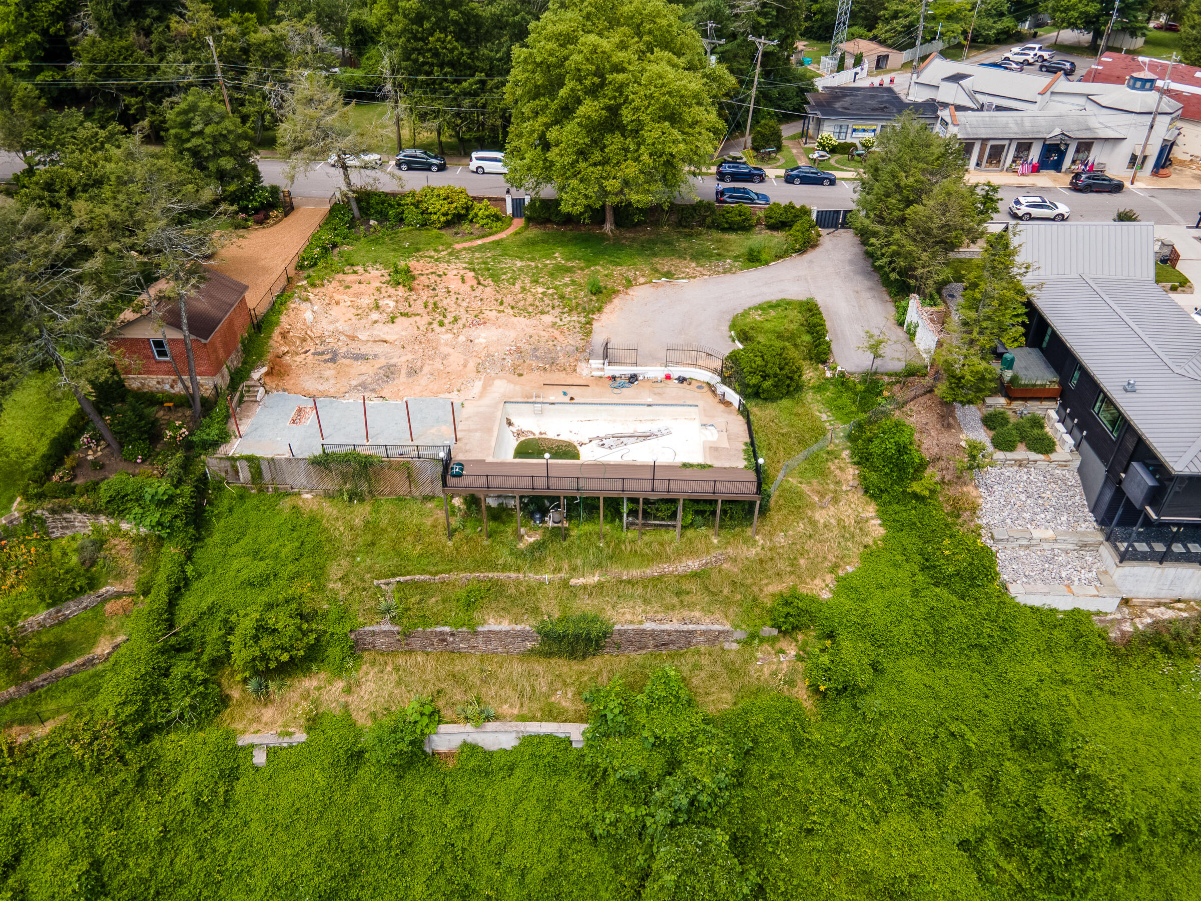 1107 E Brow Road