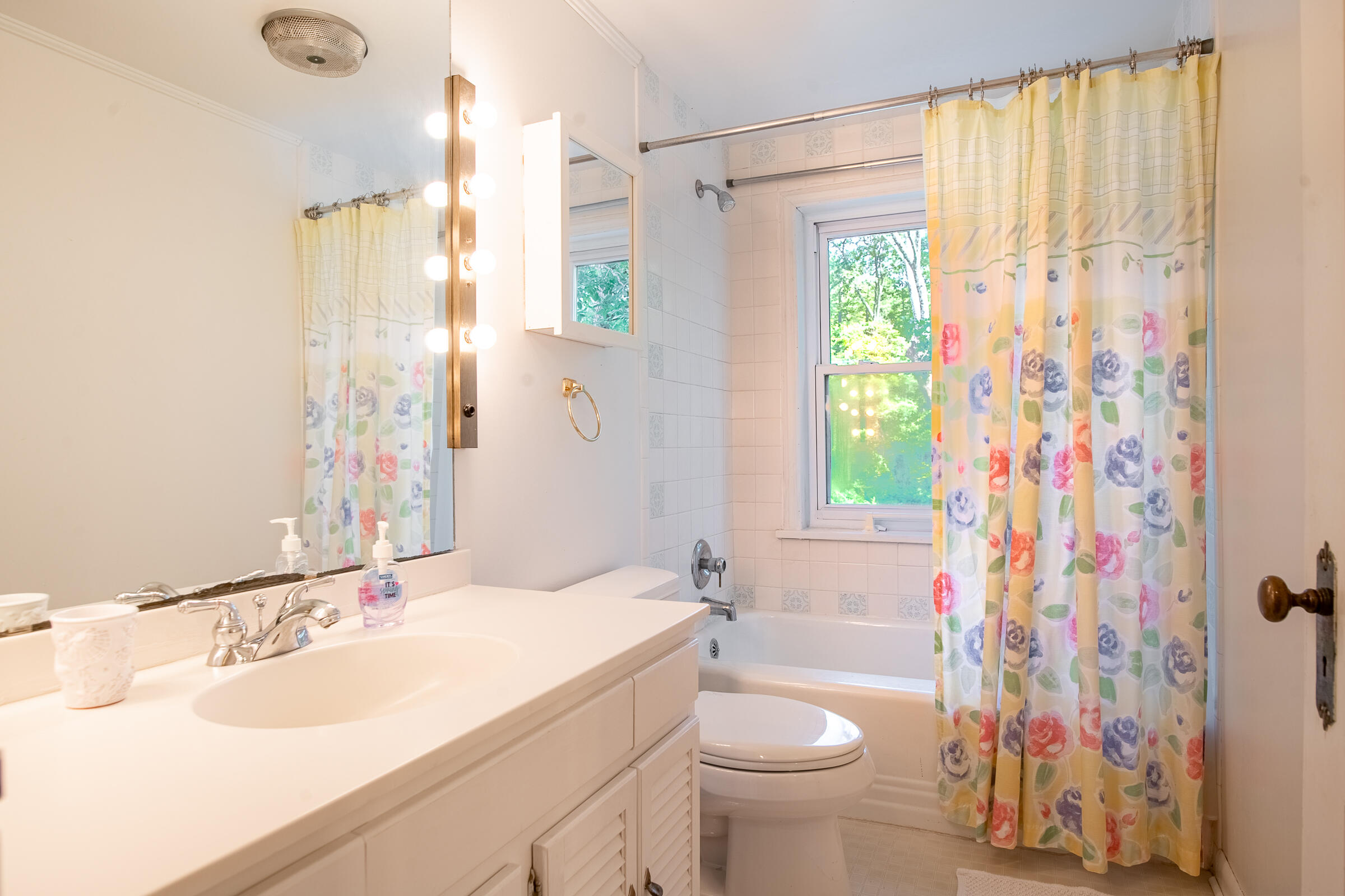 109 Robin Hood Trail