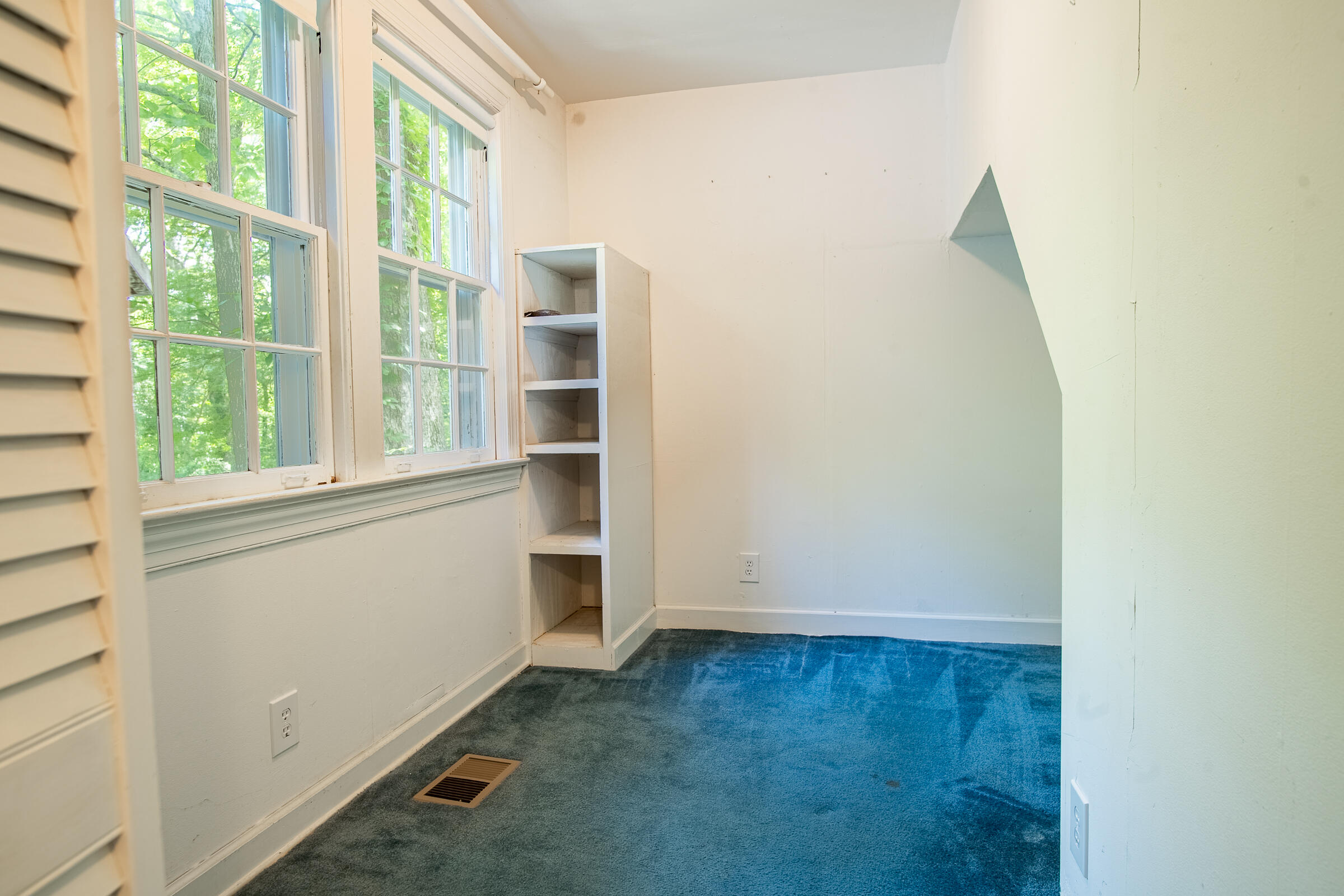 109 Robin Hood Trail