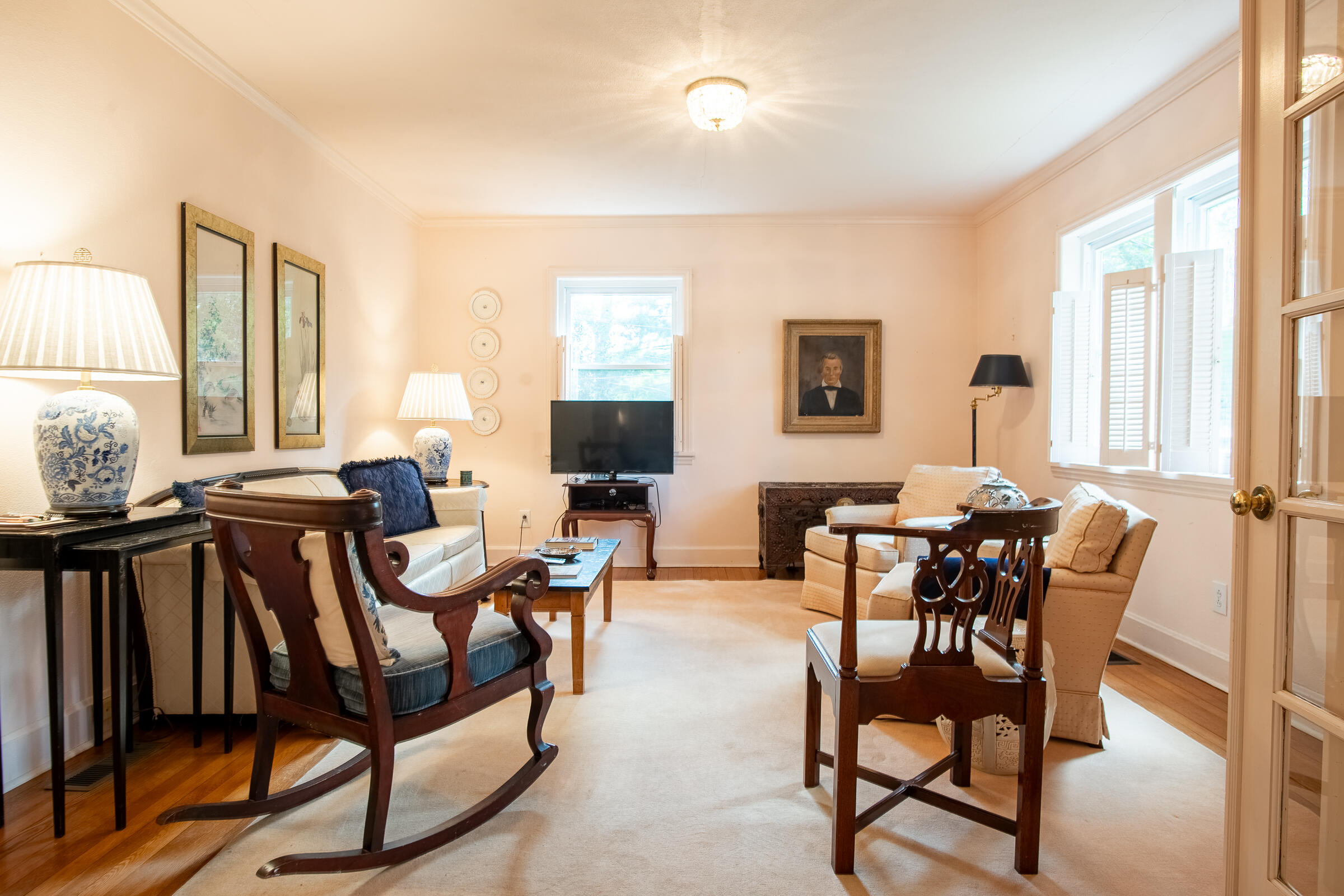 109 Robin Hood Trail