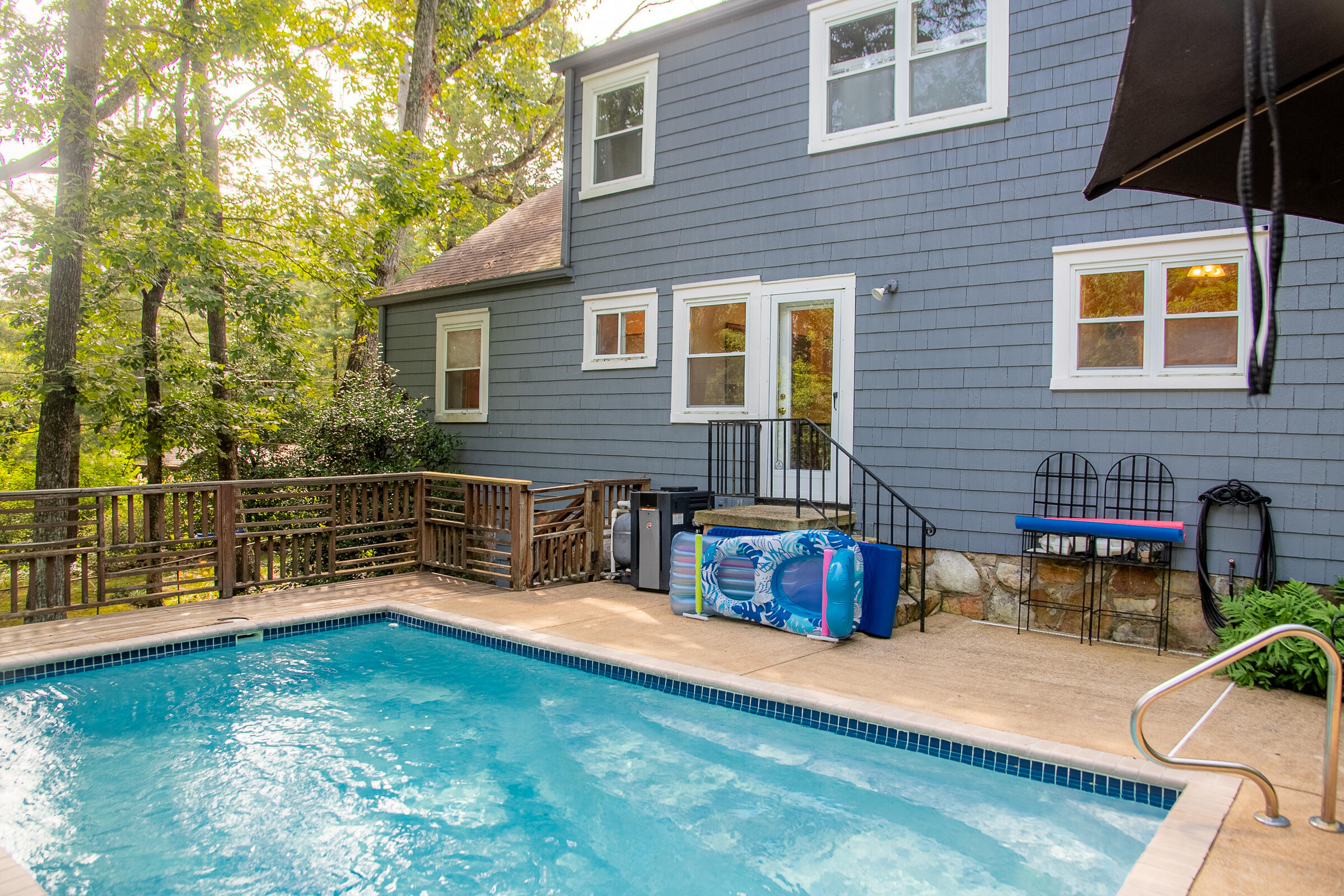 109 Robin Hood Trail
