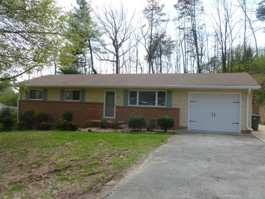 820 Oak Tree Drive