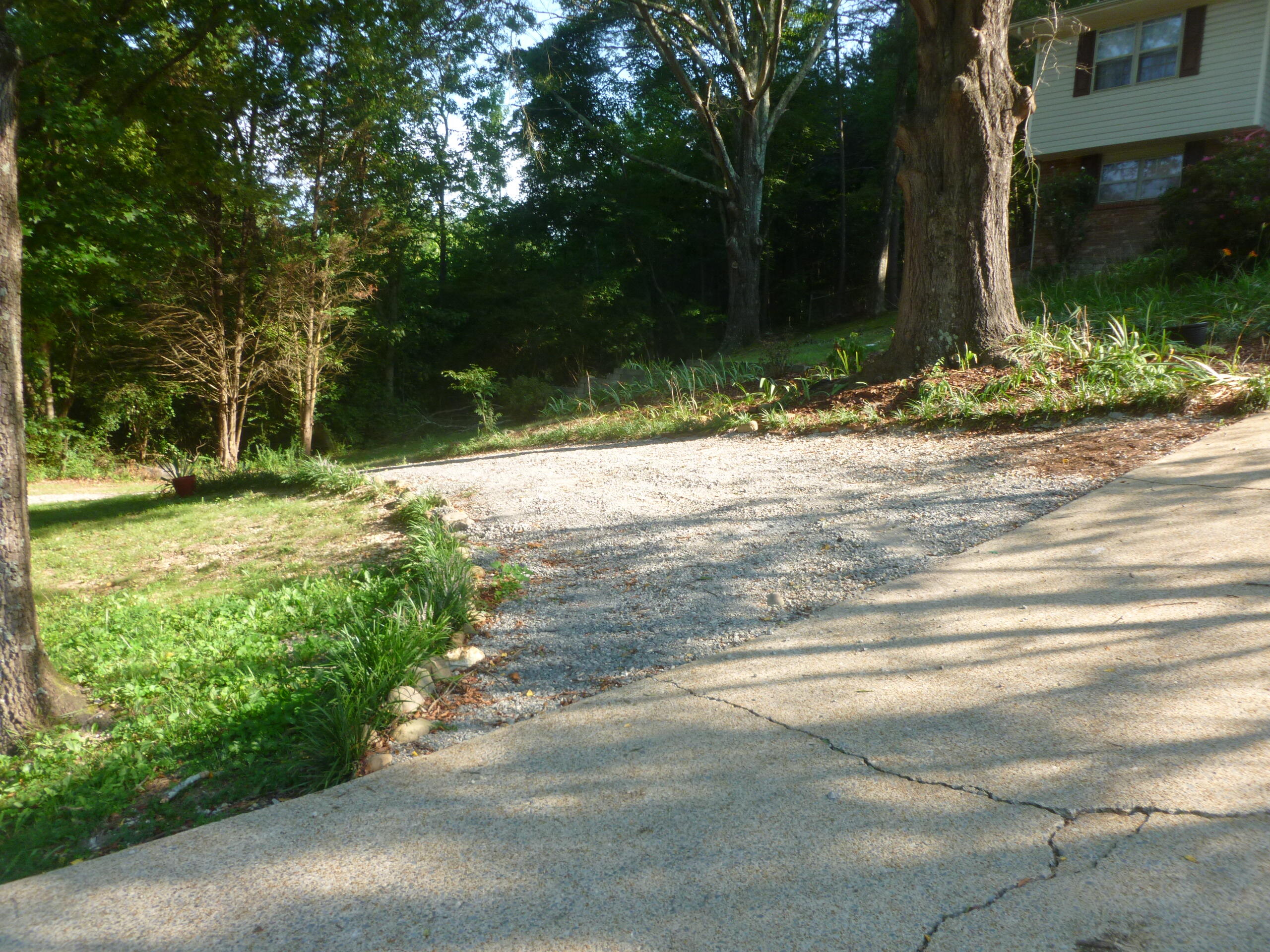 1303 Thrasher Pike