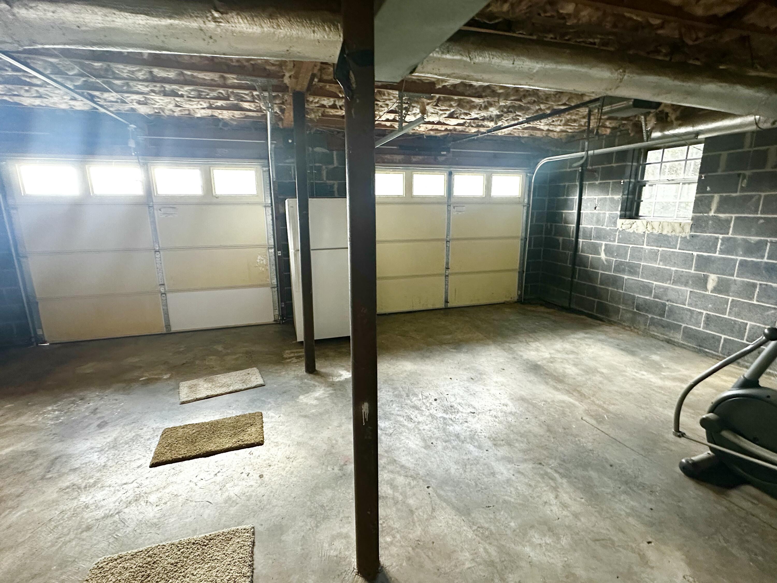 923 Crest Drive