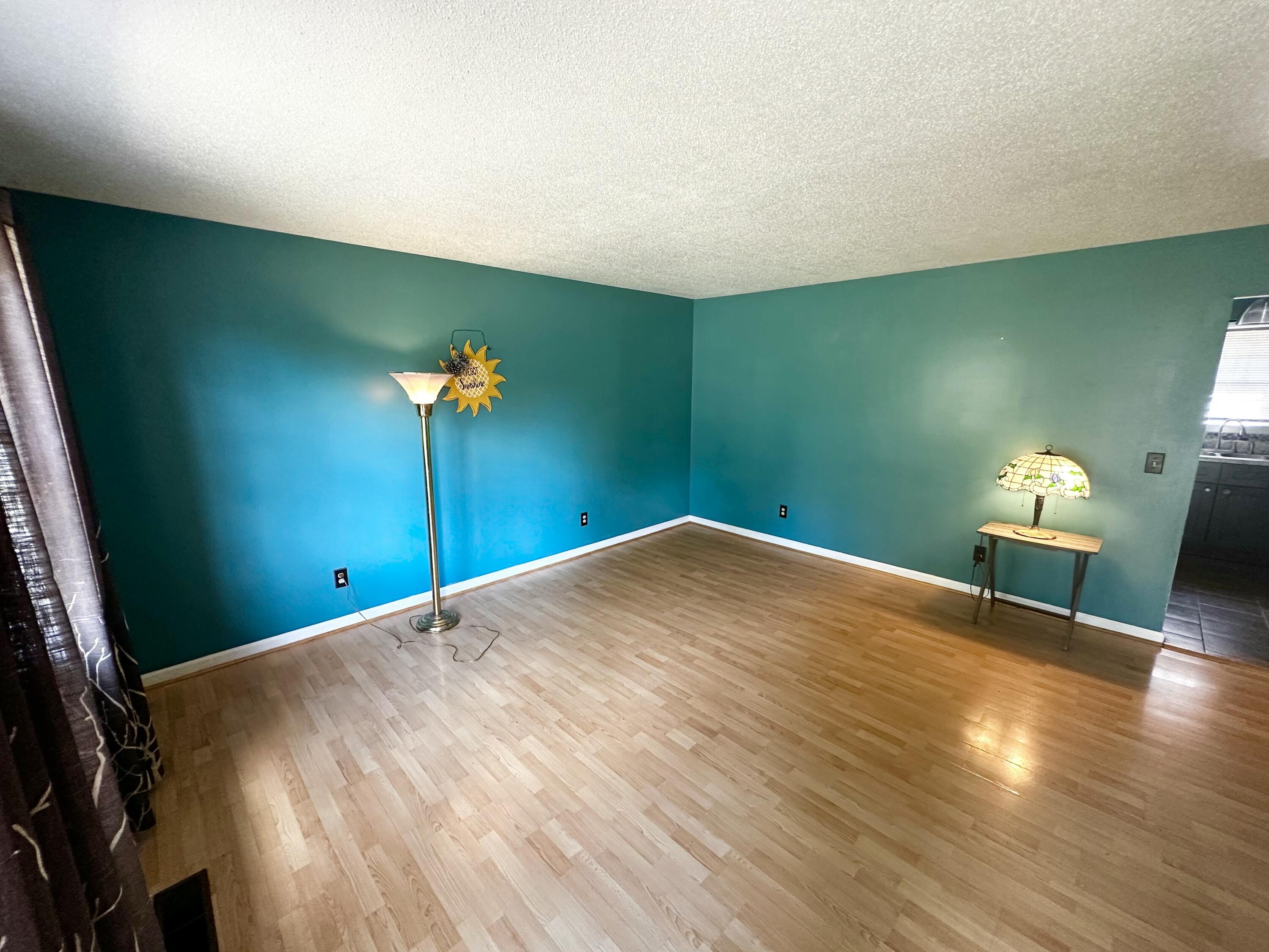 923 Crest Drive