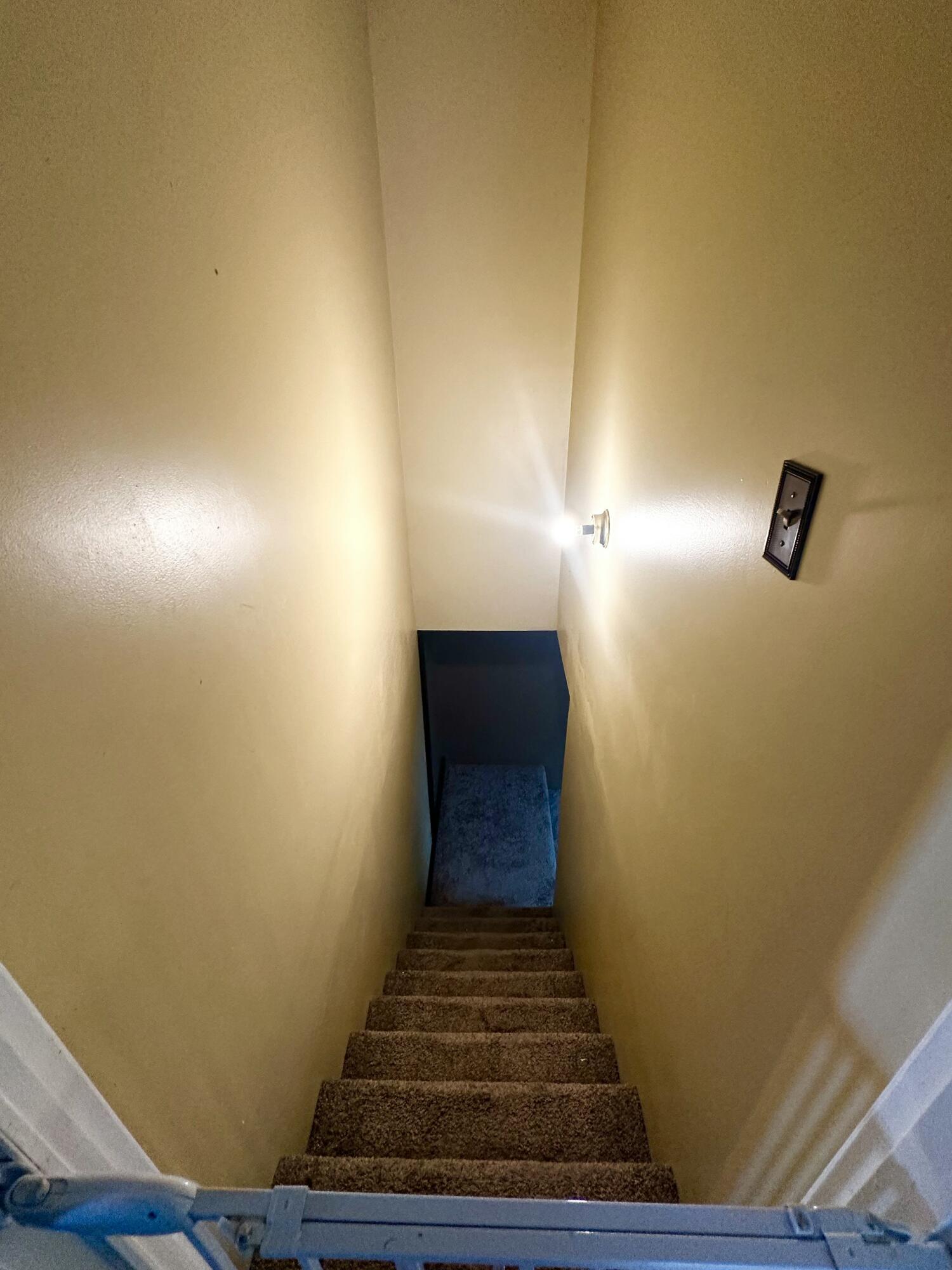 923 Crest Drive