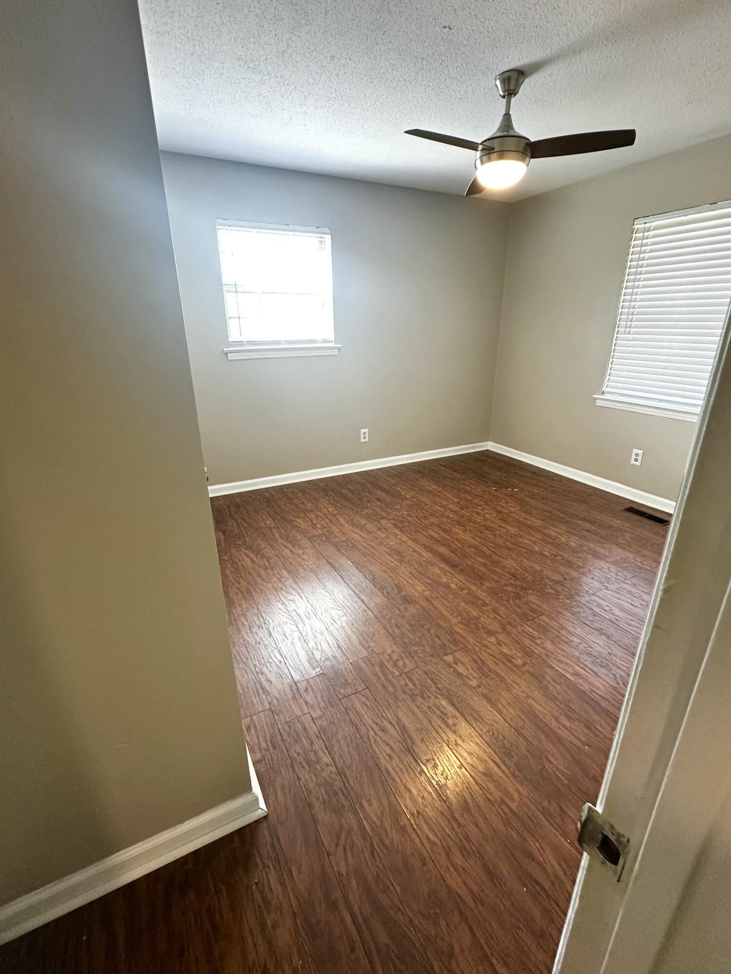 923 Crest Drive