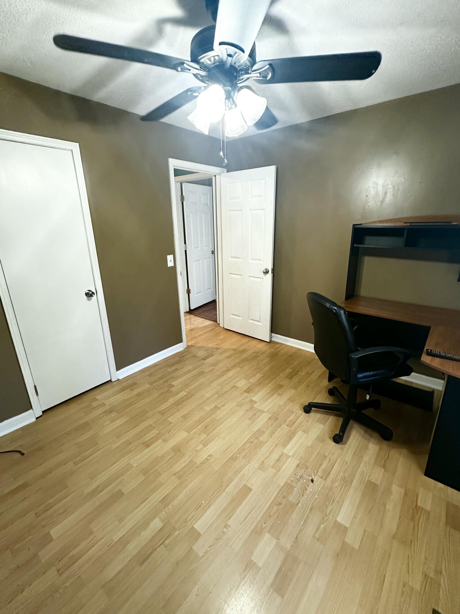 923 Crest Drive