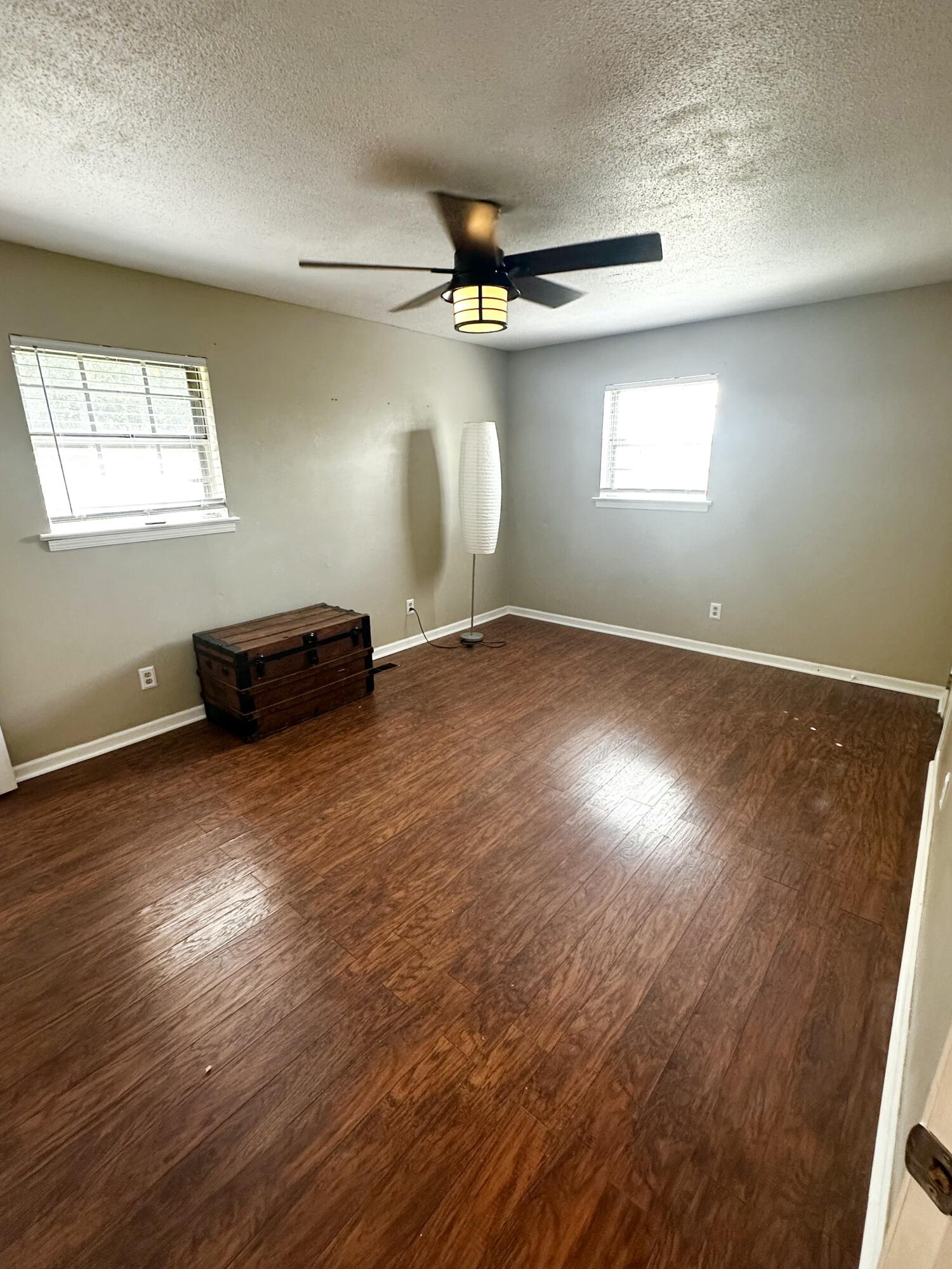 923 Crest Drive