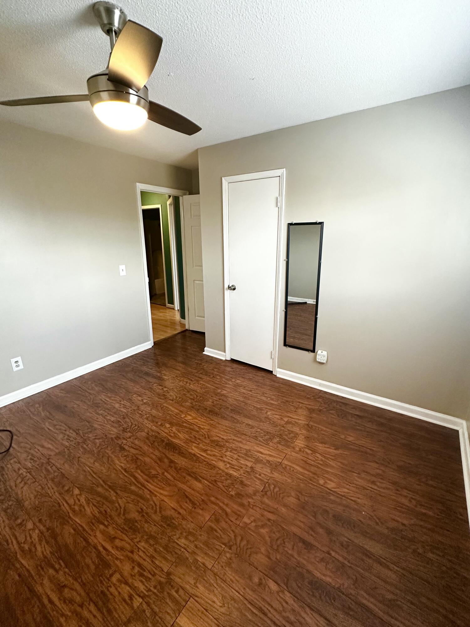 923 Crest Drive