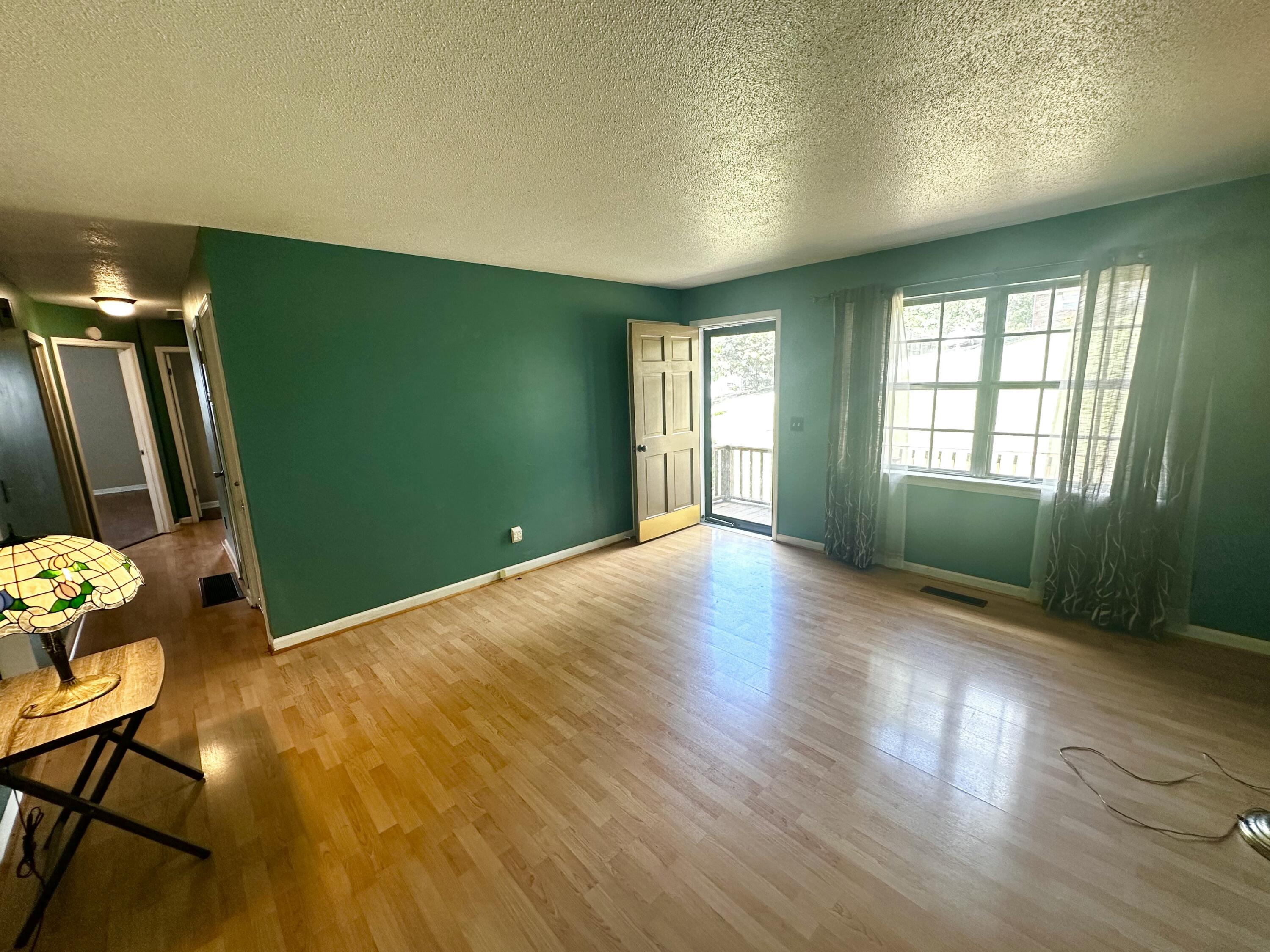 923 Crest Drive