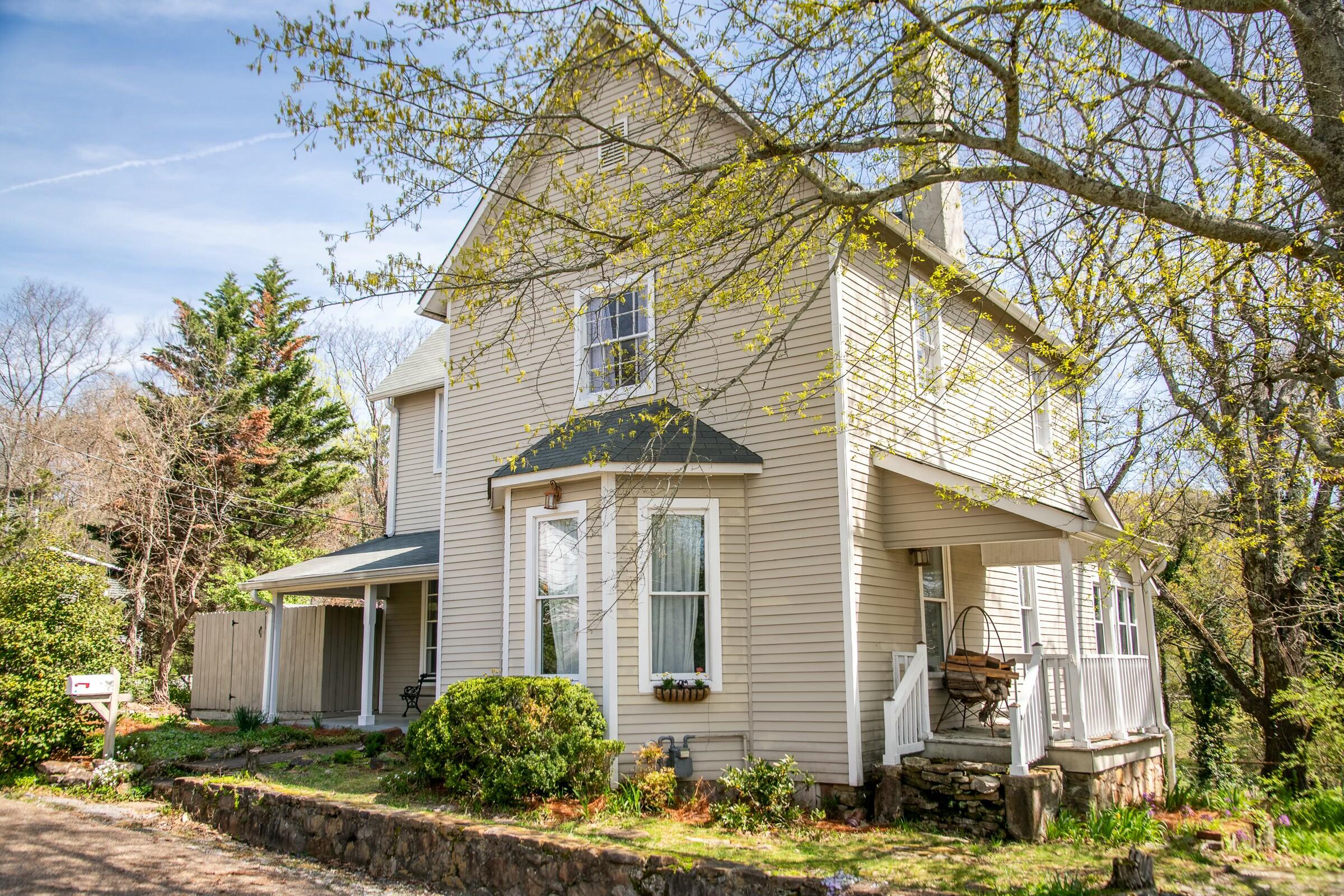 105 N Forrest Avenue