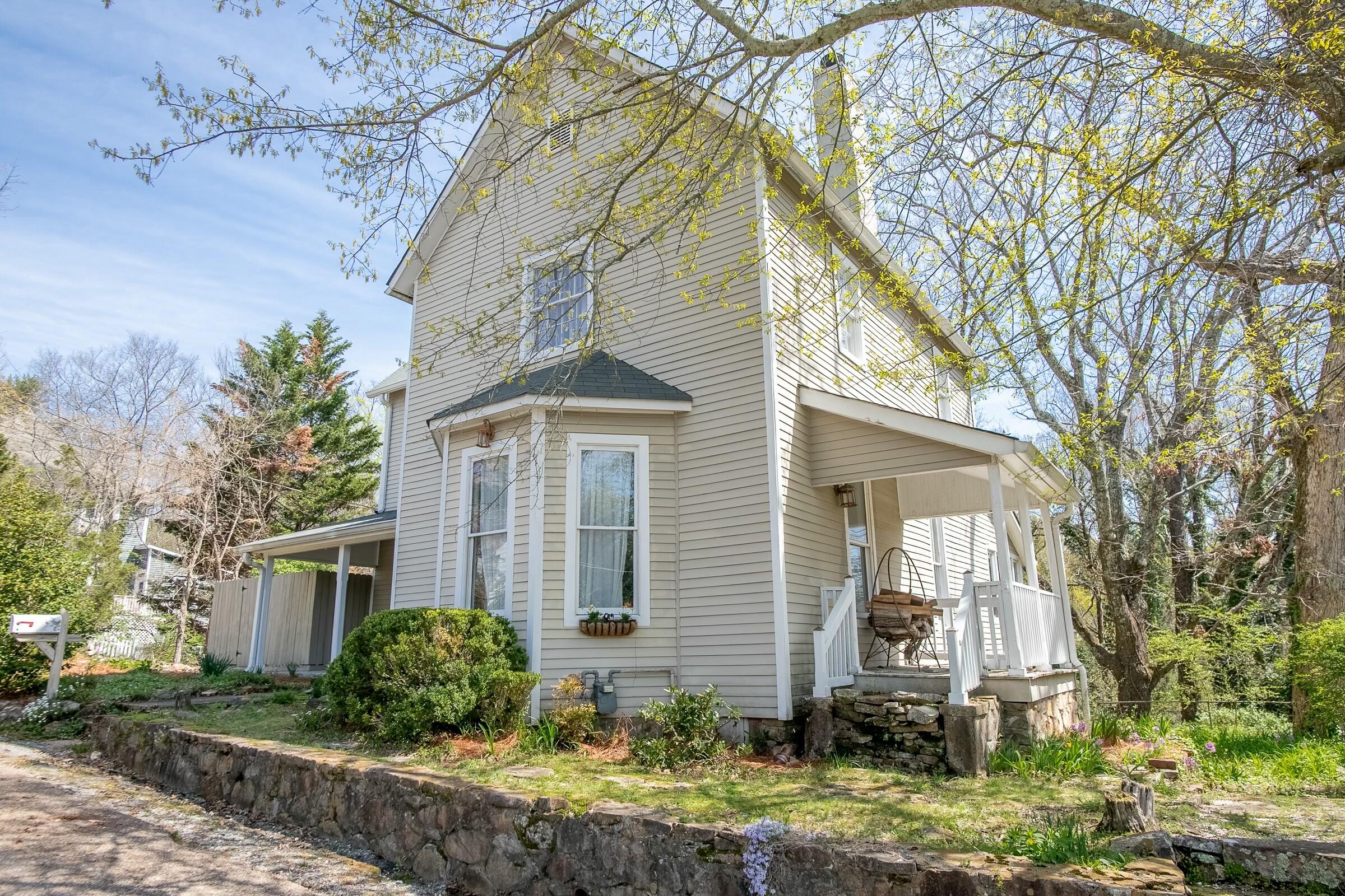 105 N Forrest Avenue