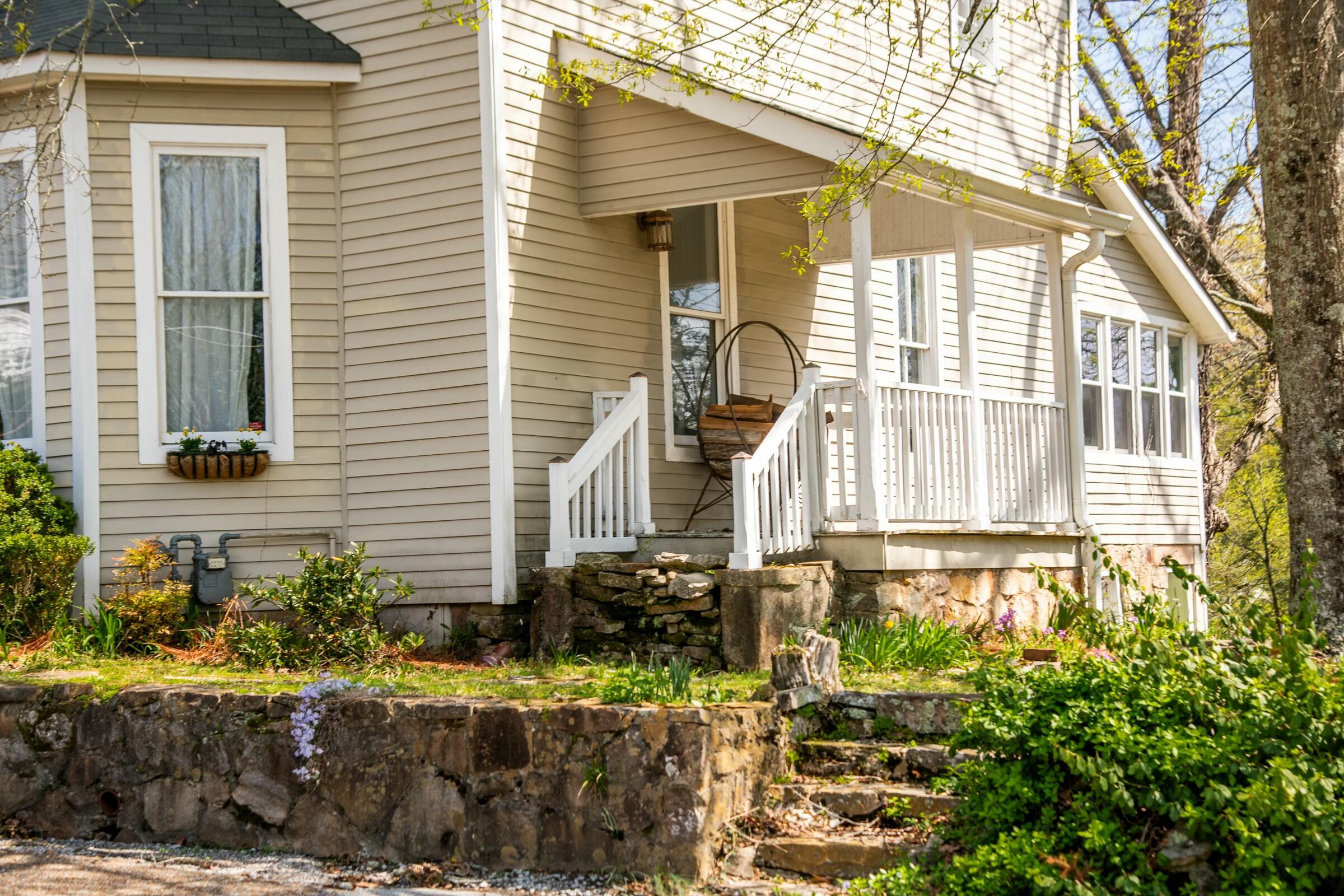 105 N Forrest Avenue