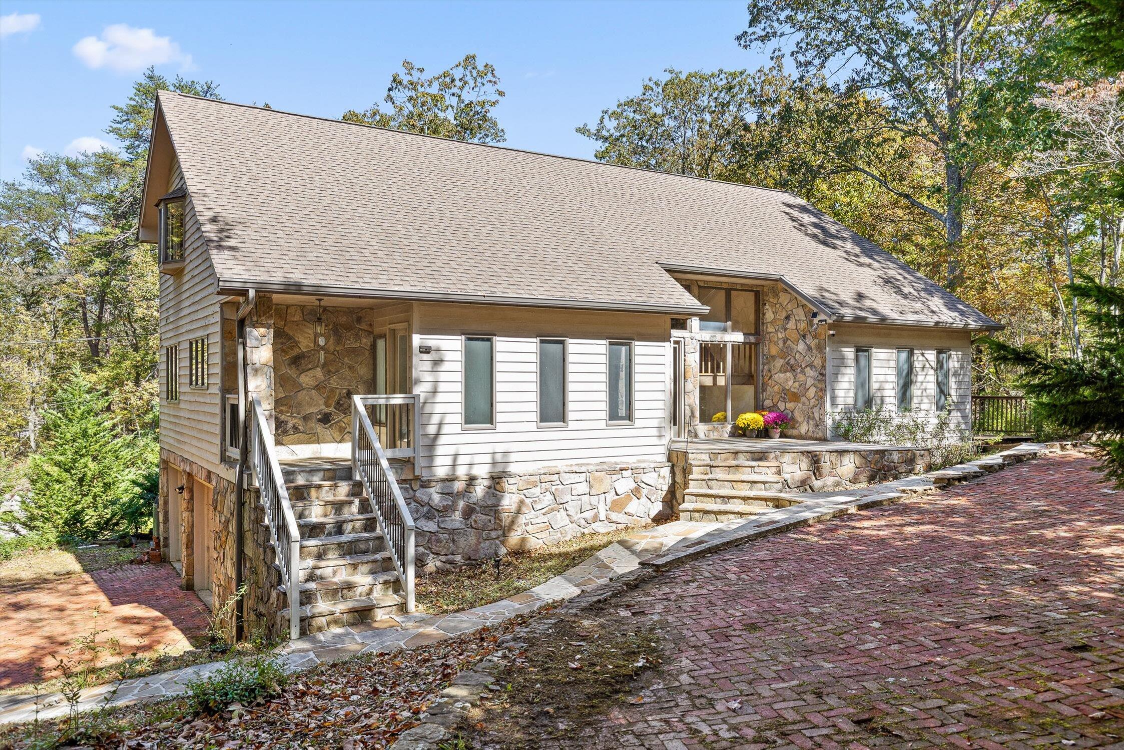 4 S Bluff Road, Chattanooga