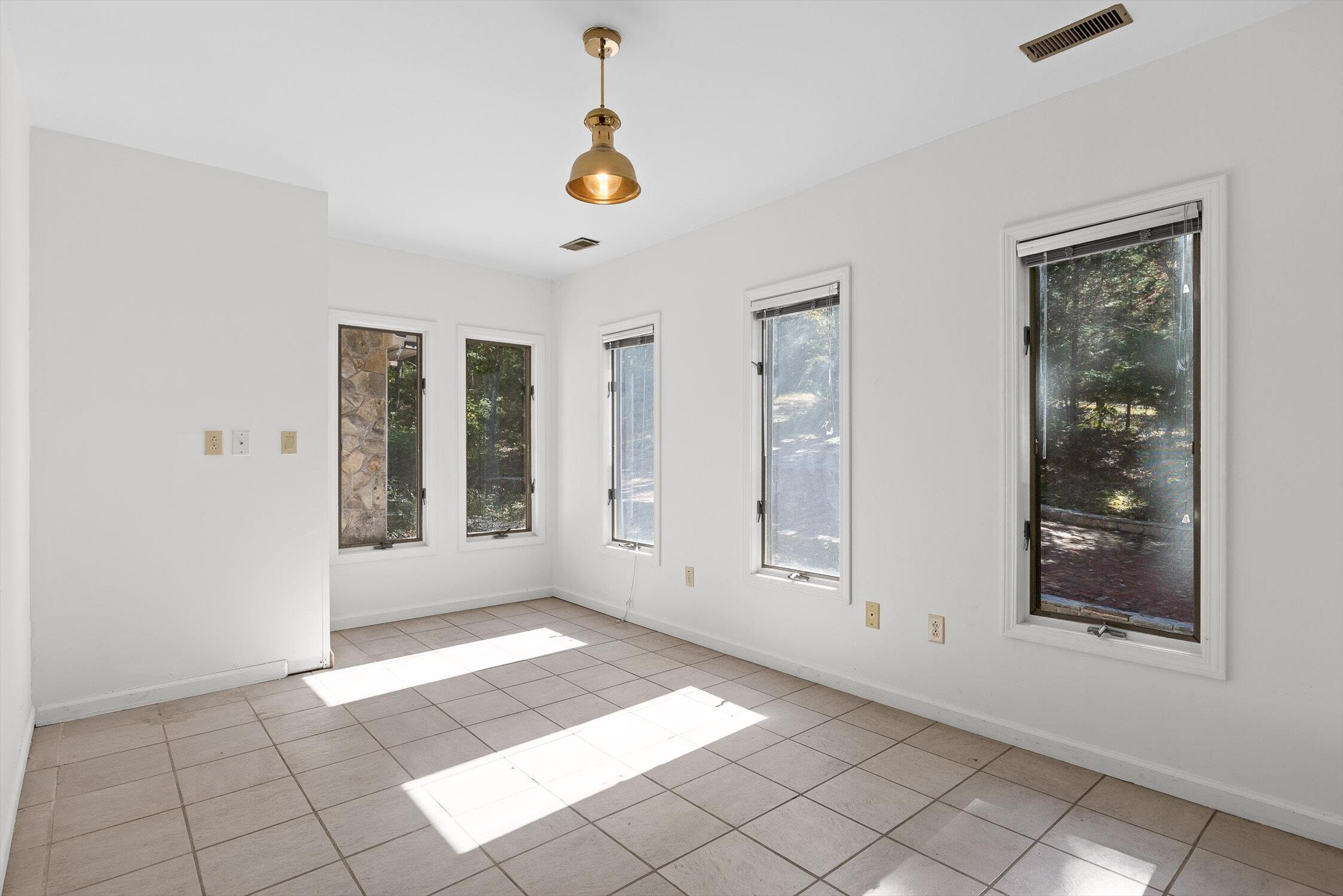 4 S Bluff Road, Chattanooga