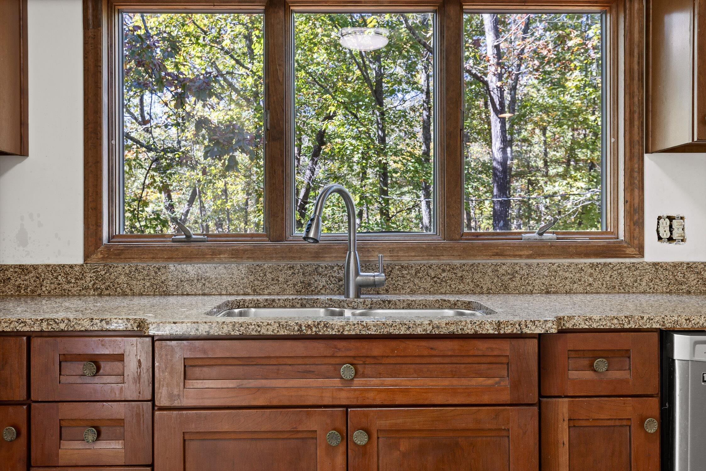 4 S Bluff Road, Chattanooga