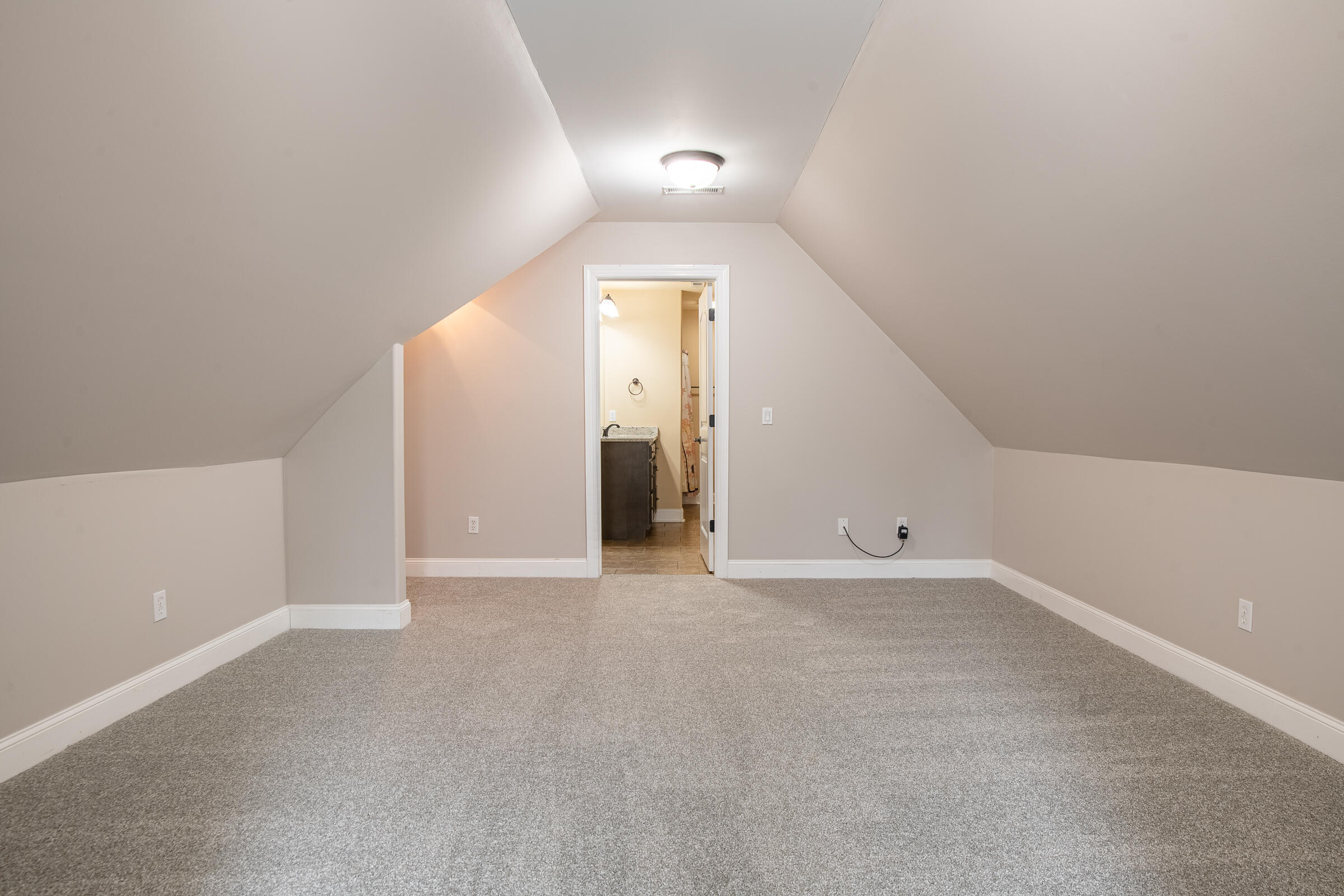 7424 Miss Madison Way