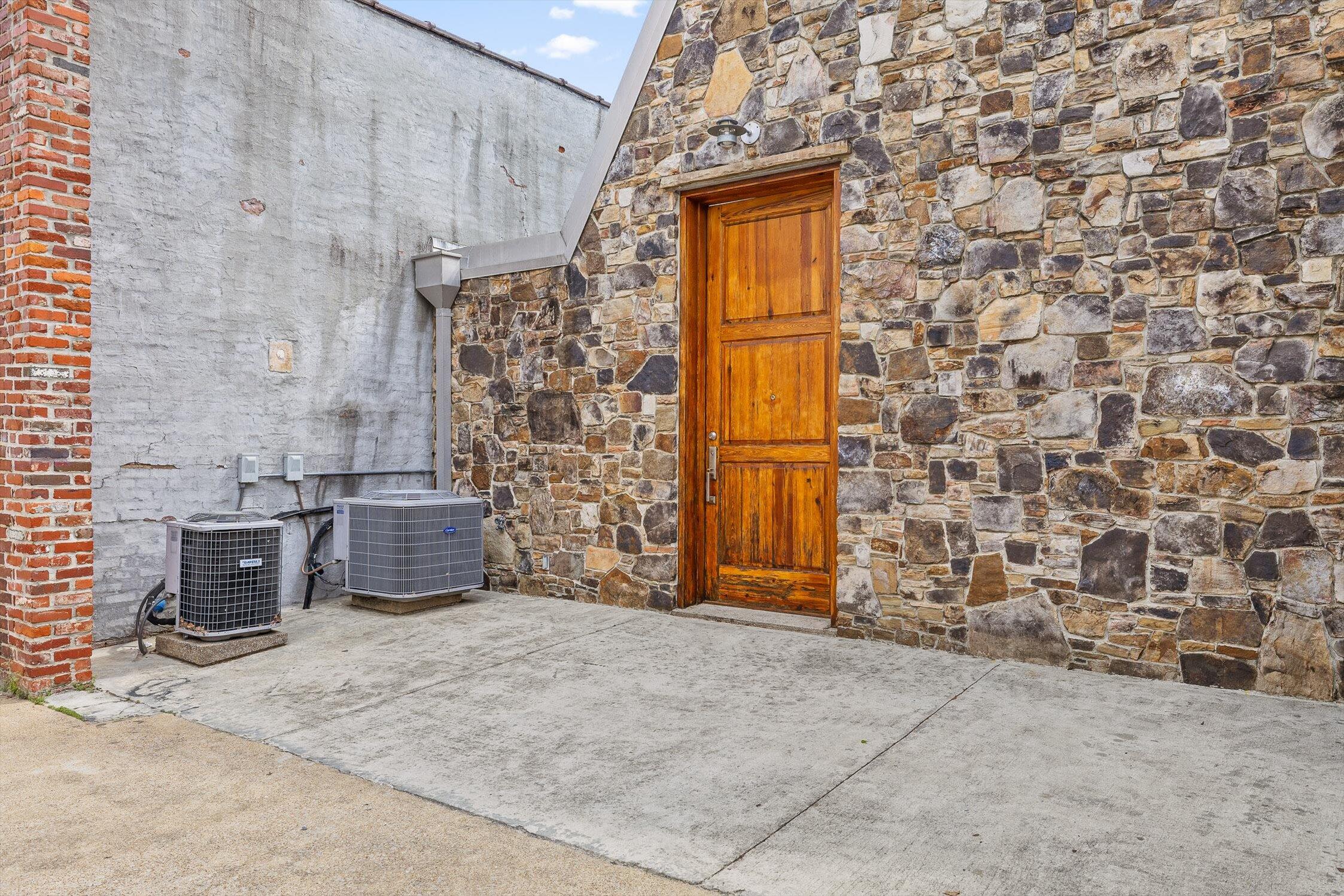 1405 Williams Street