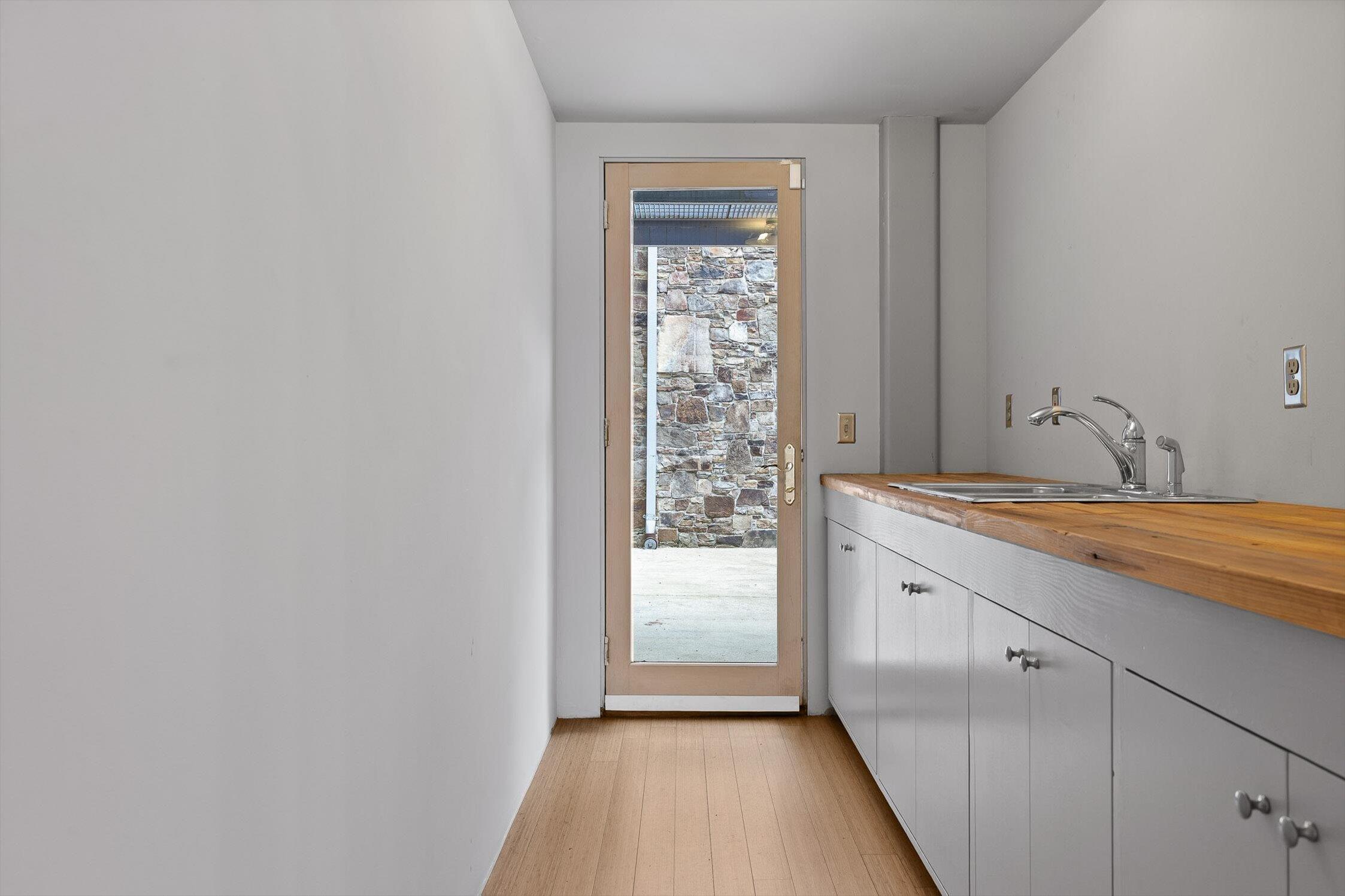 1405 Williams Street