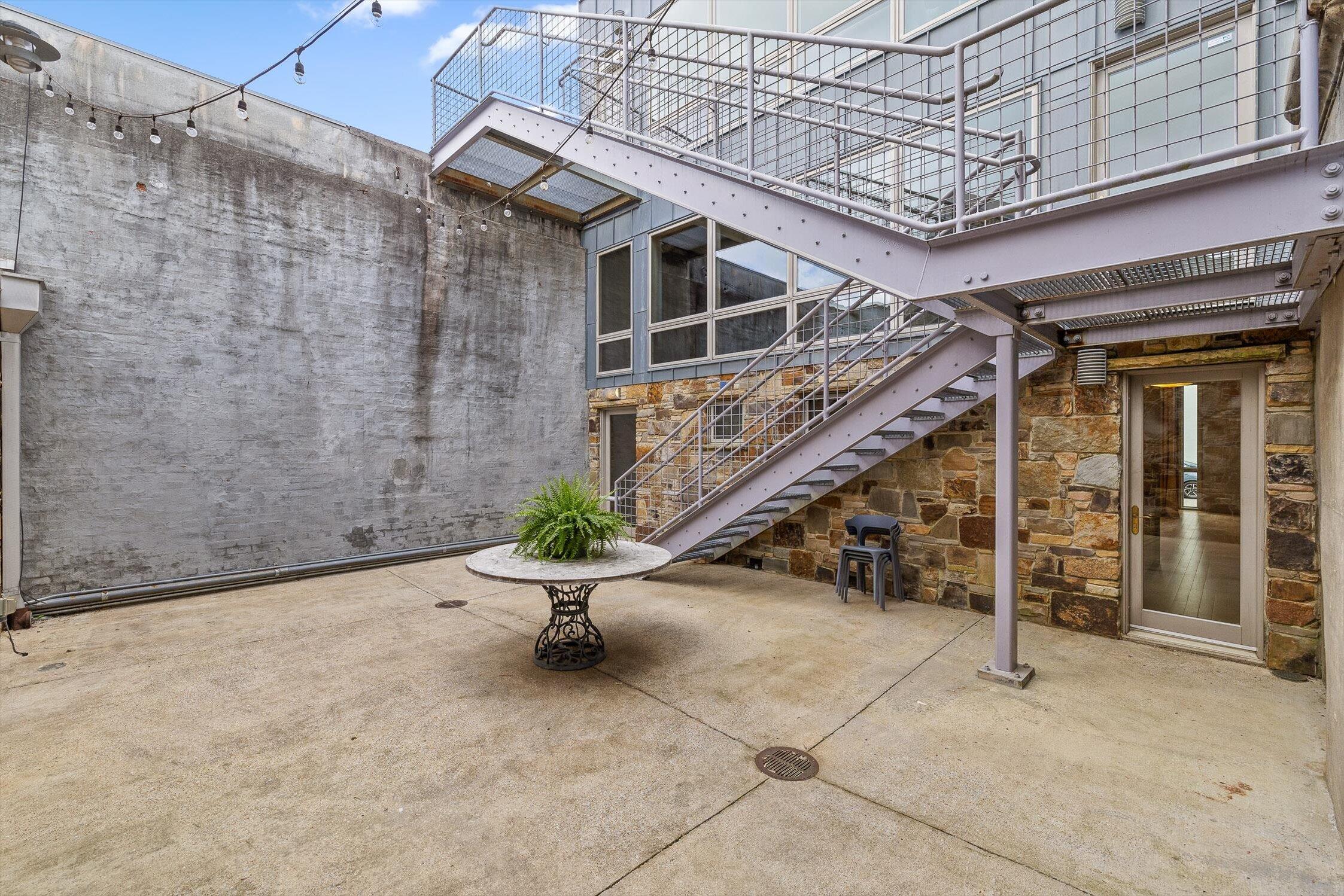 1405 Williams Street