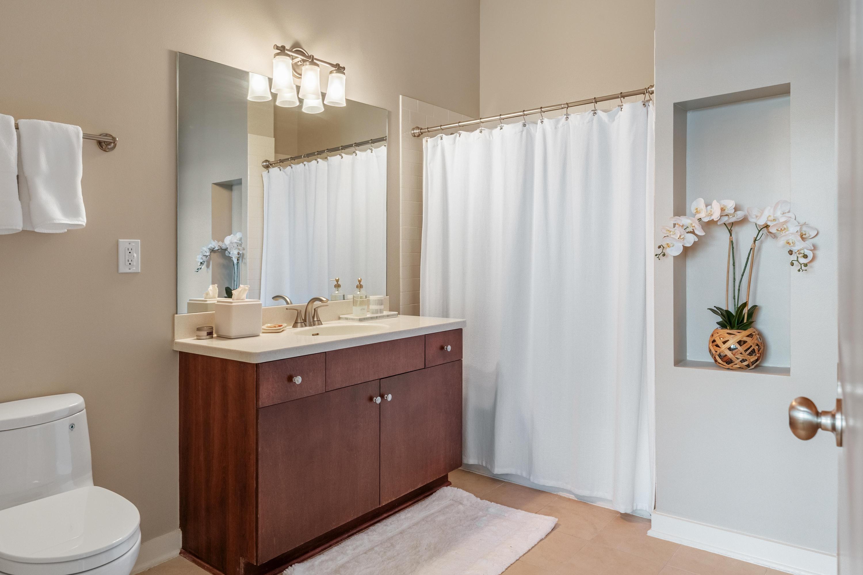 200 Manufacturers Road, 713