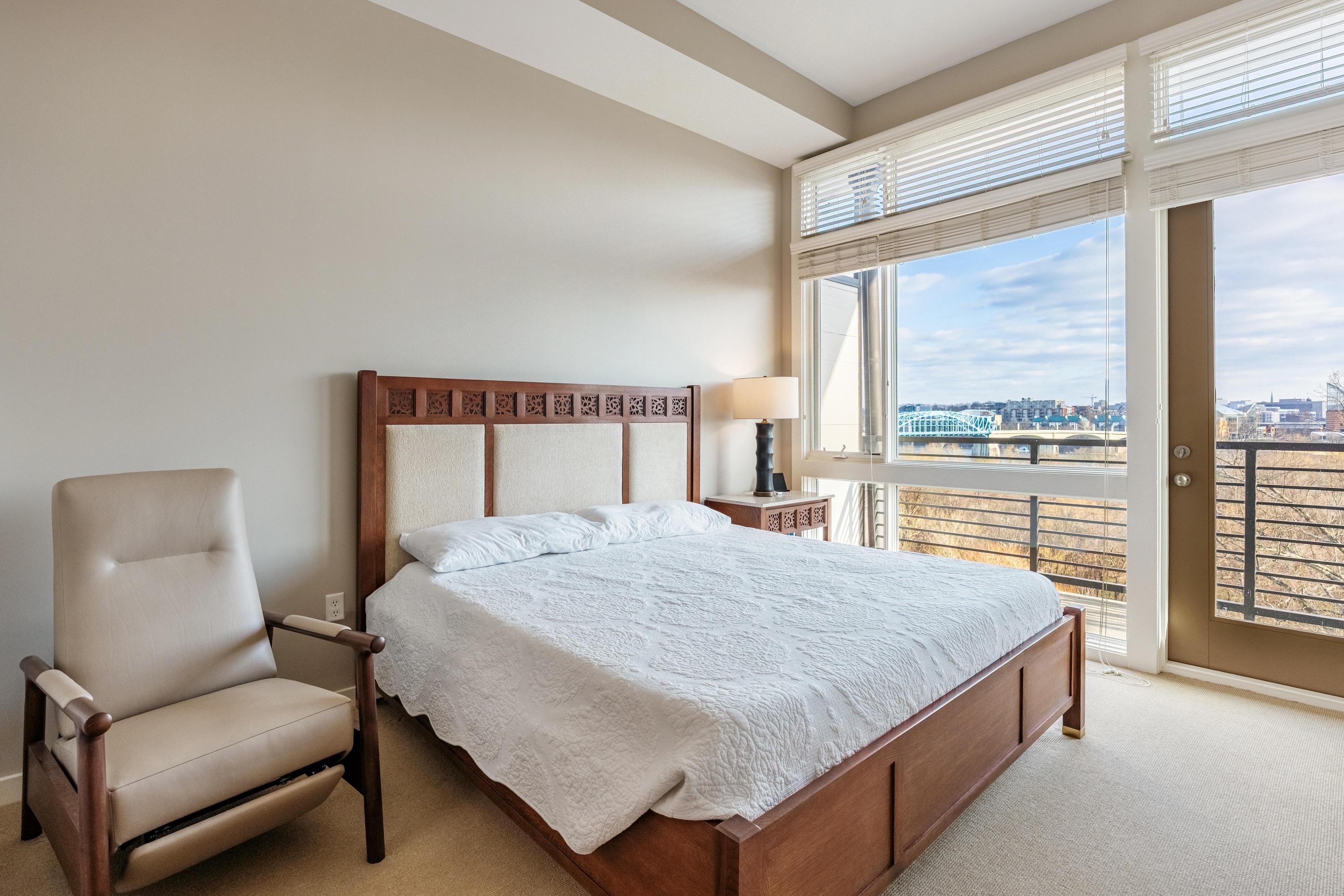 200 Manufacturers Road, 713