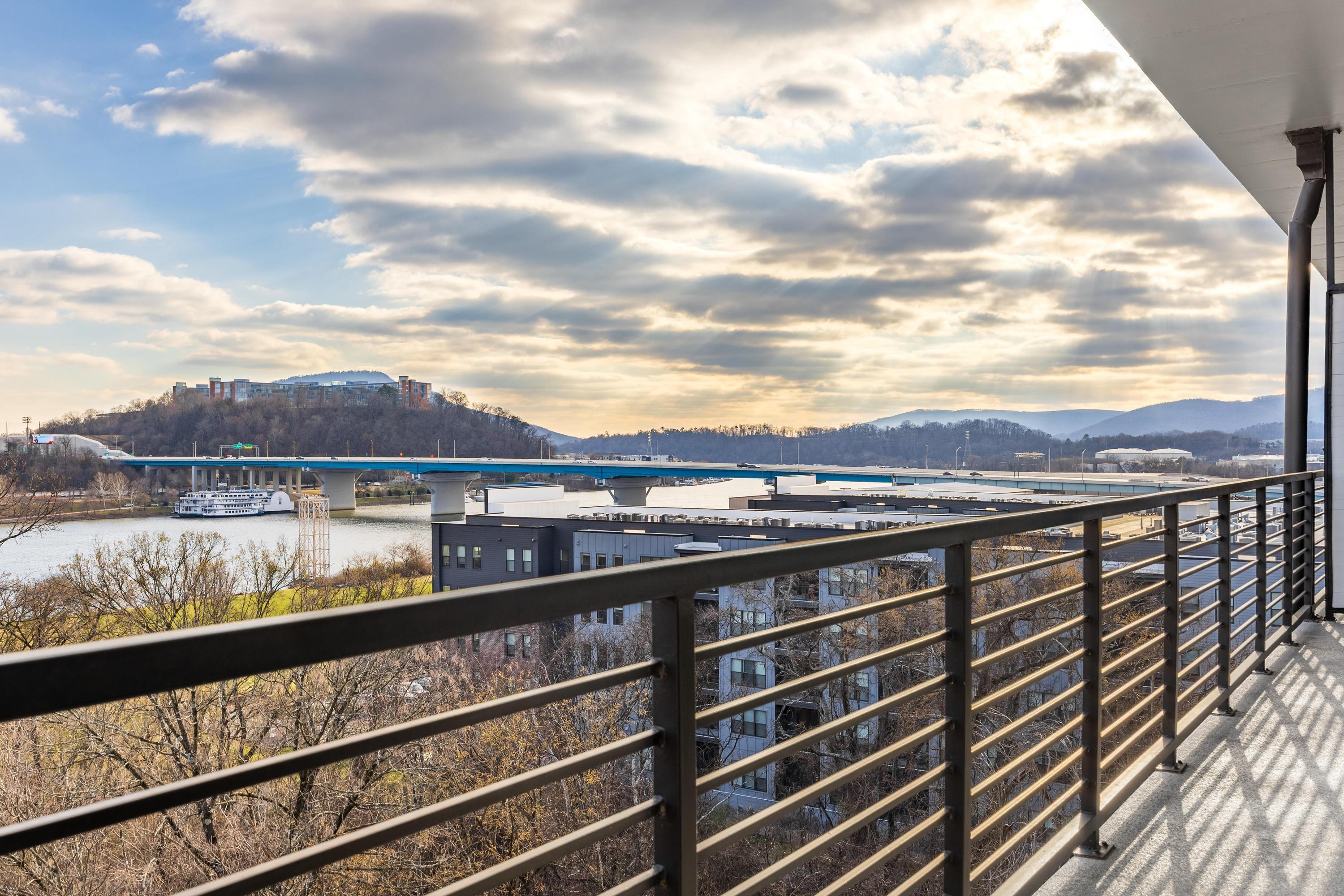 200 Manufacturers Road, 713