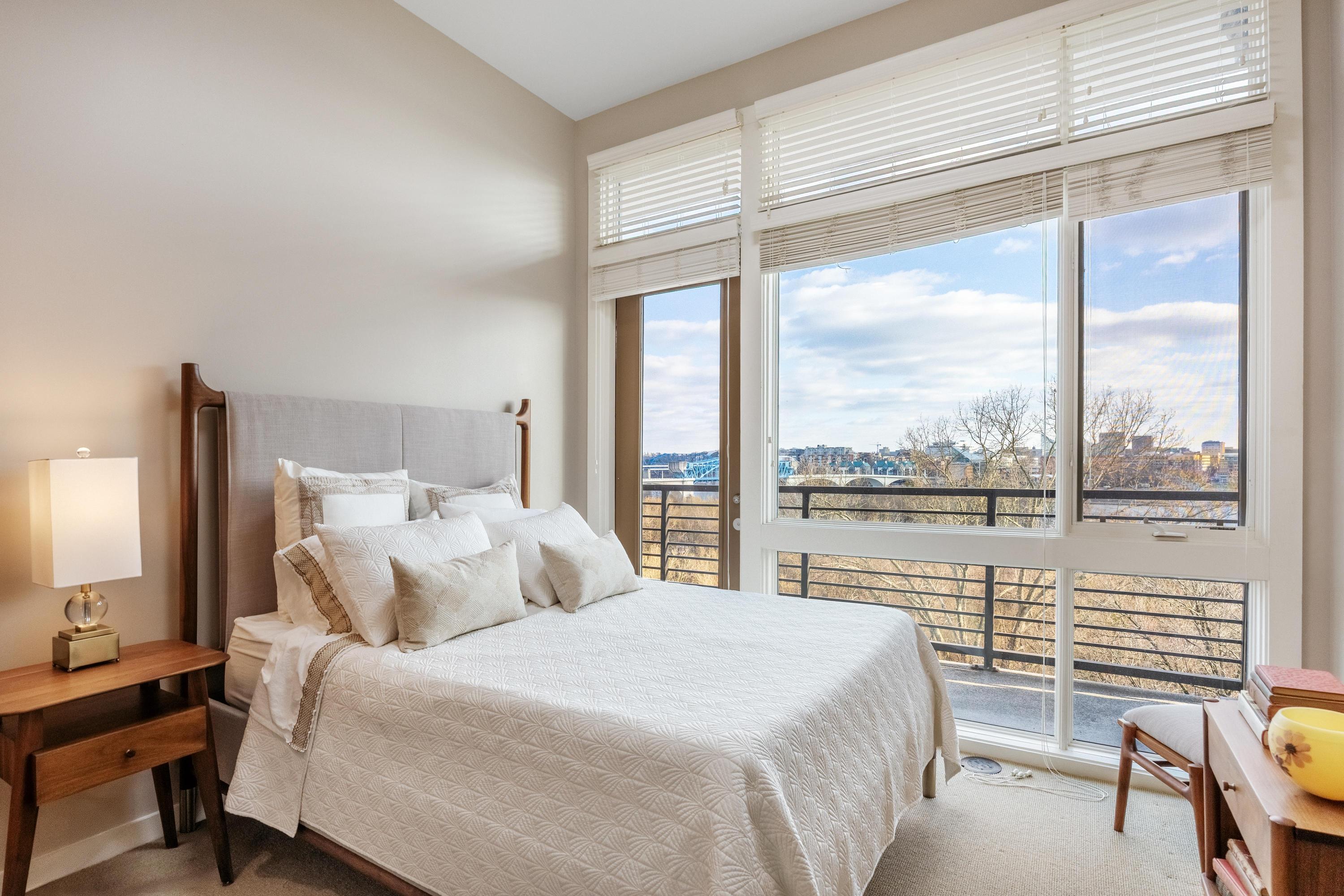 200 Manufacturers Road, 713