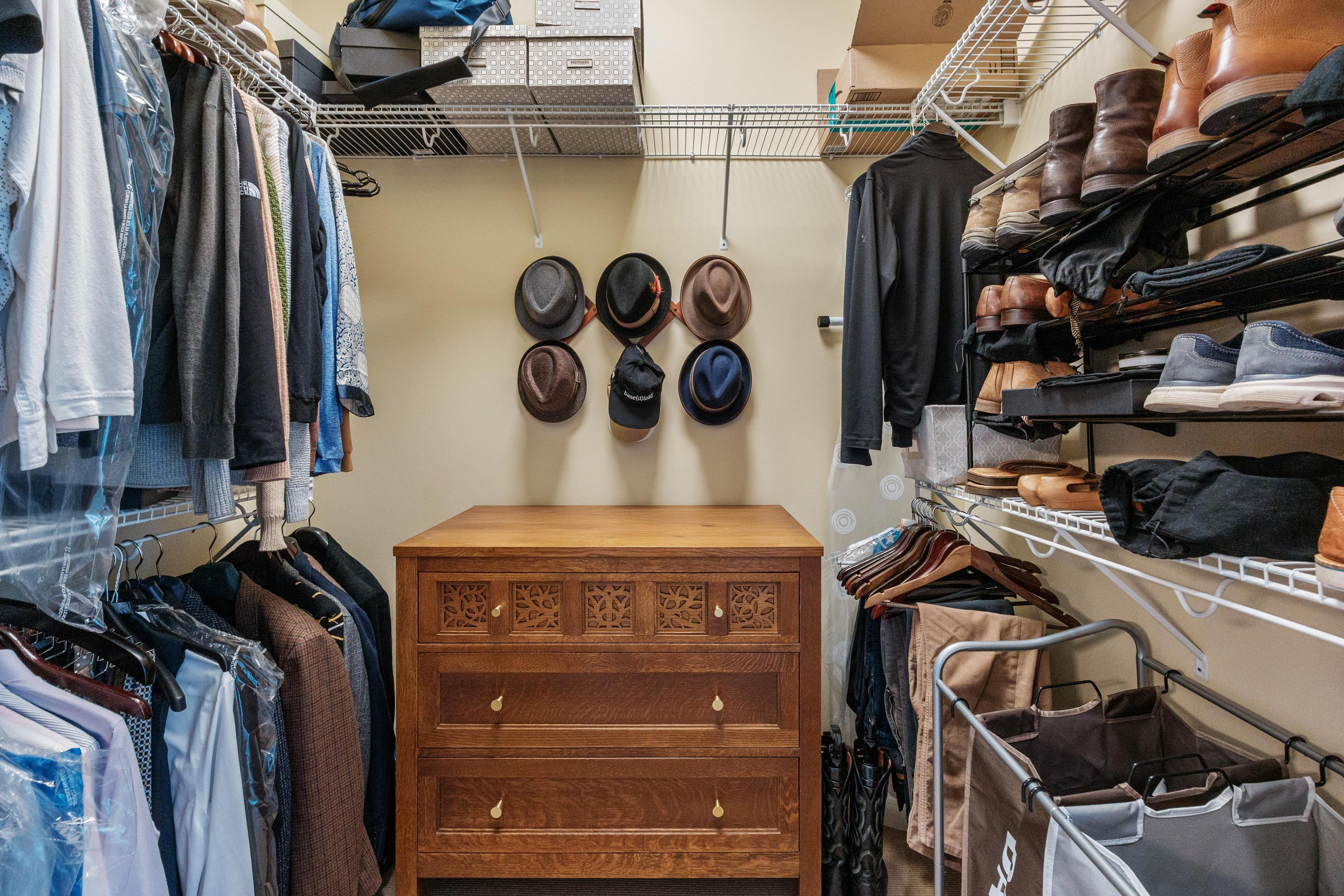 200 Manufacturers Road, 713