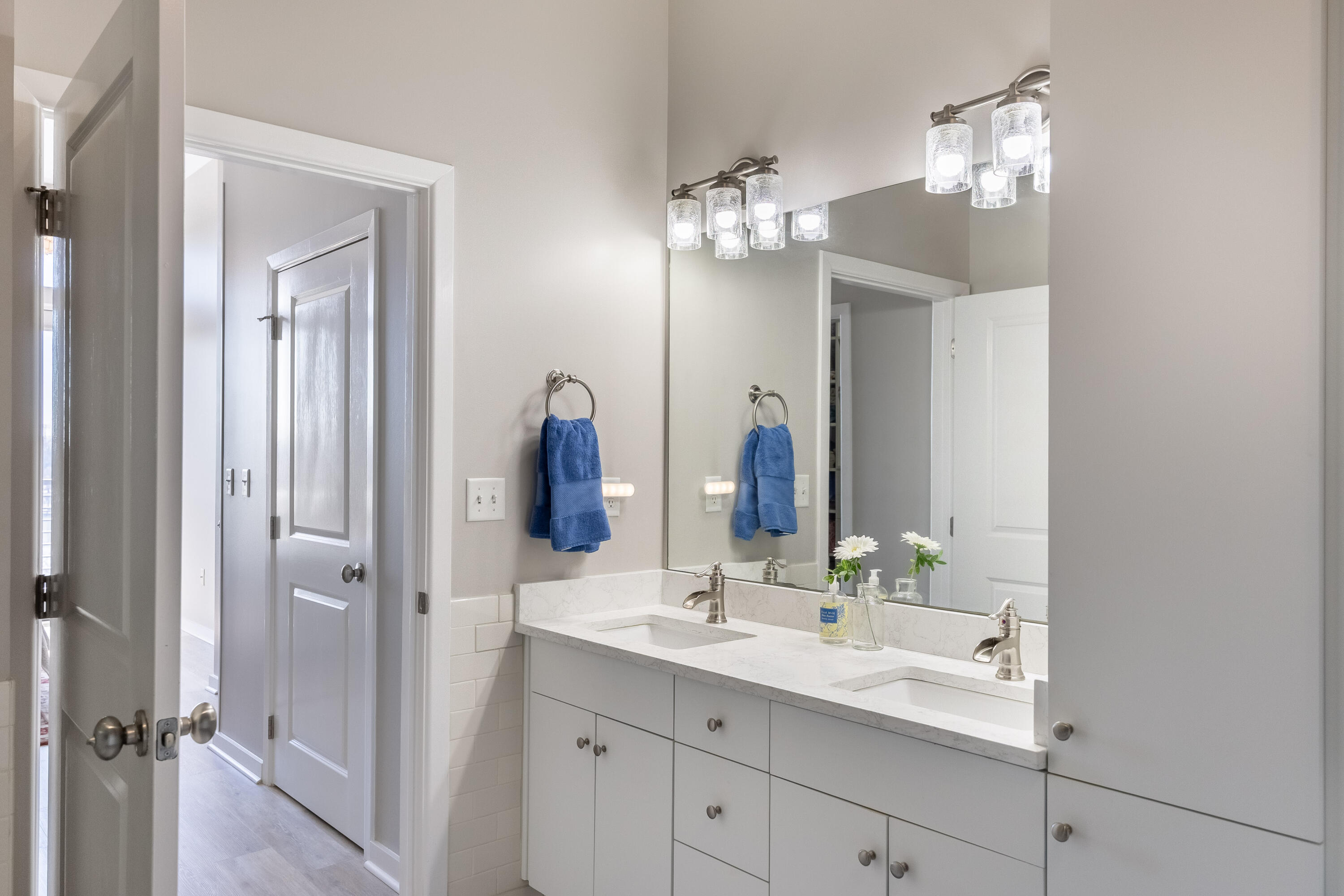 200 Manufacturers Road, Apt 707