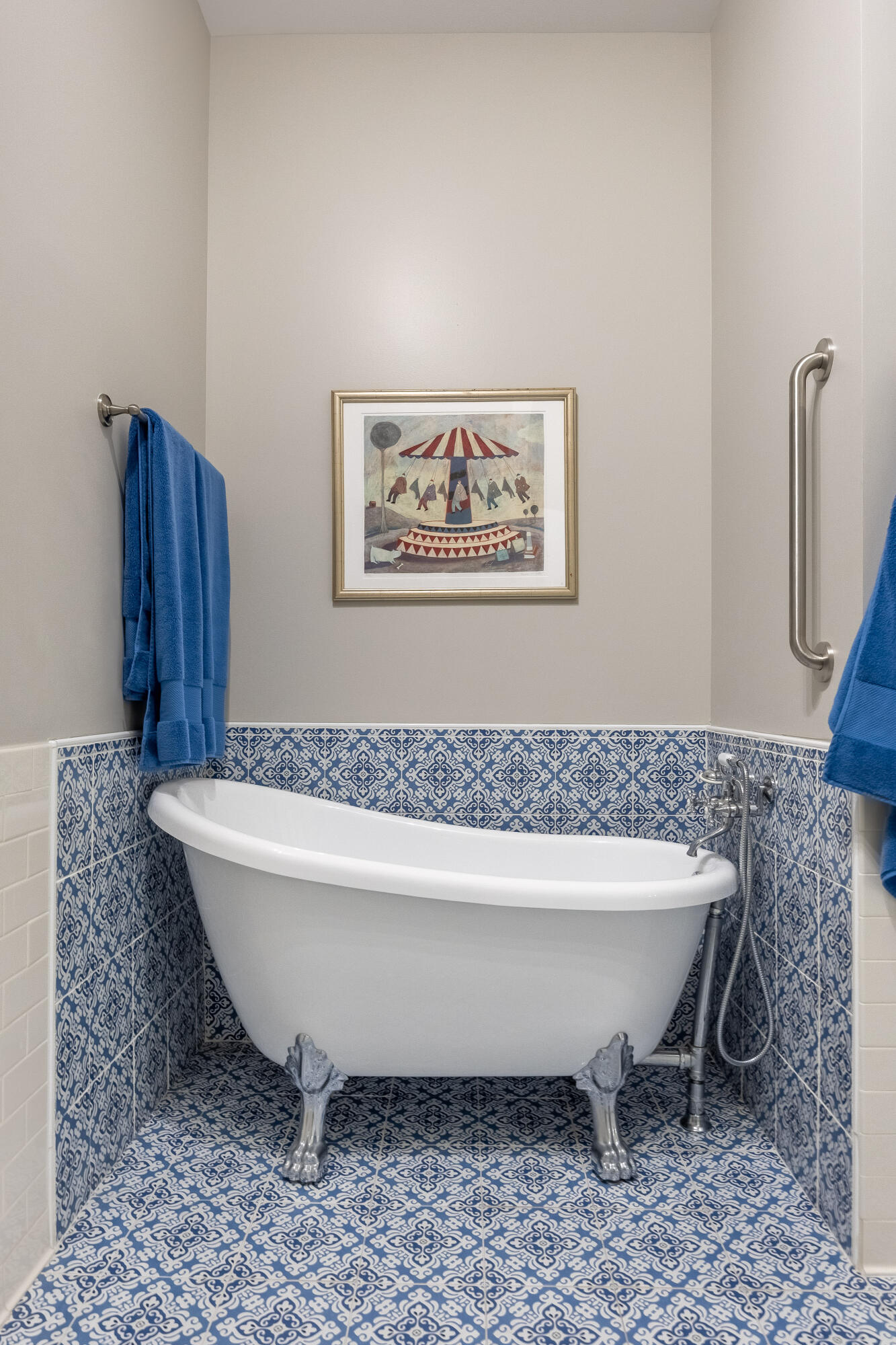 200 Manufacturers Road, Apt 707