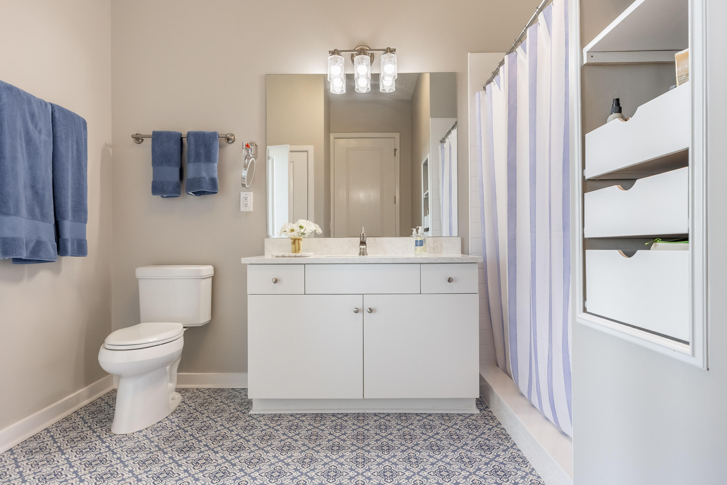 200 Manufacturers Road, Apt 707