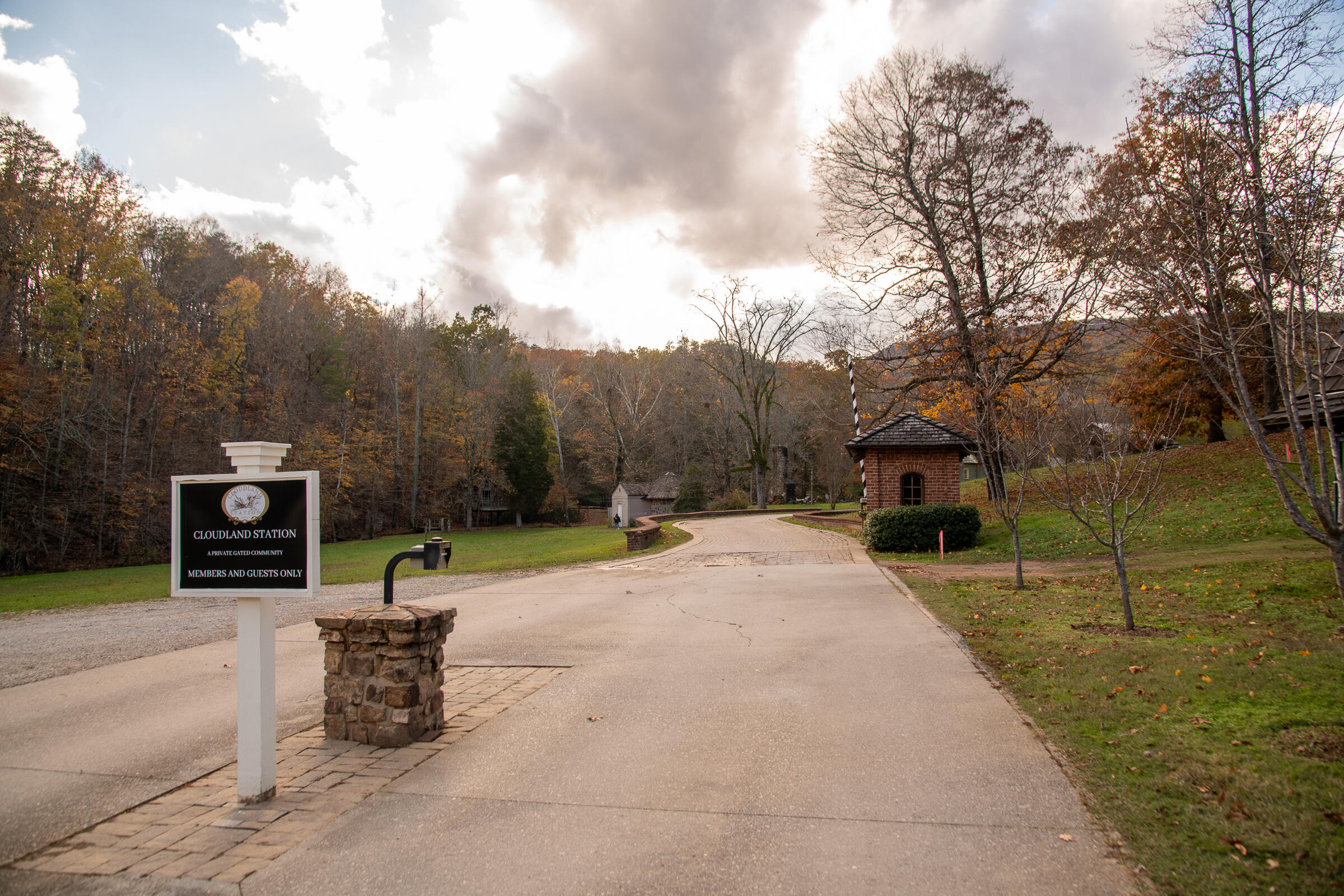 45 Valley Rim Drive, 45