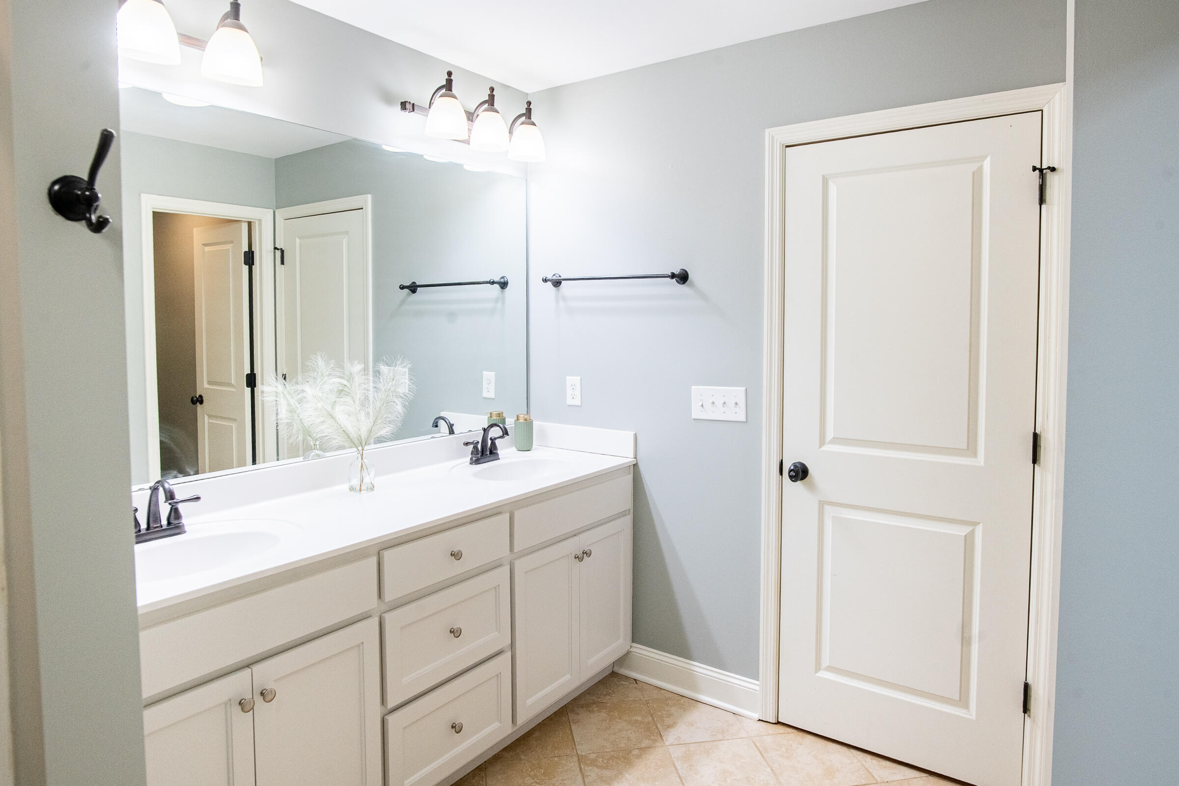 2614 Sweet Bay Circle NW